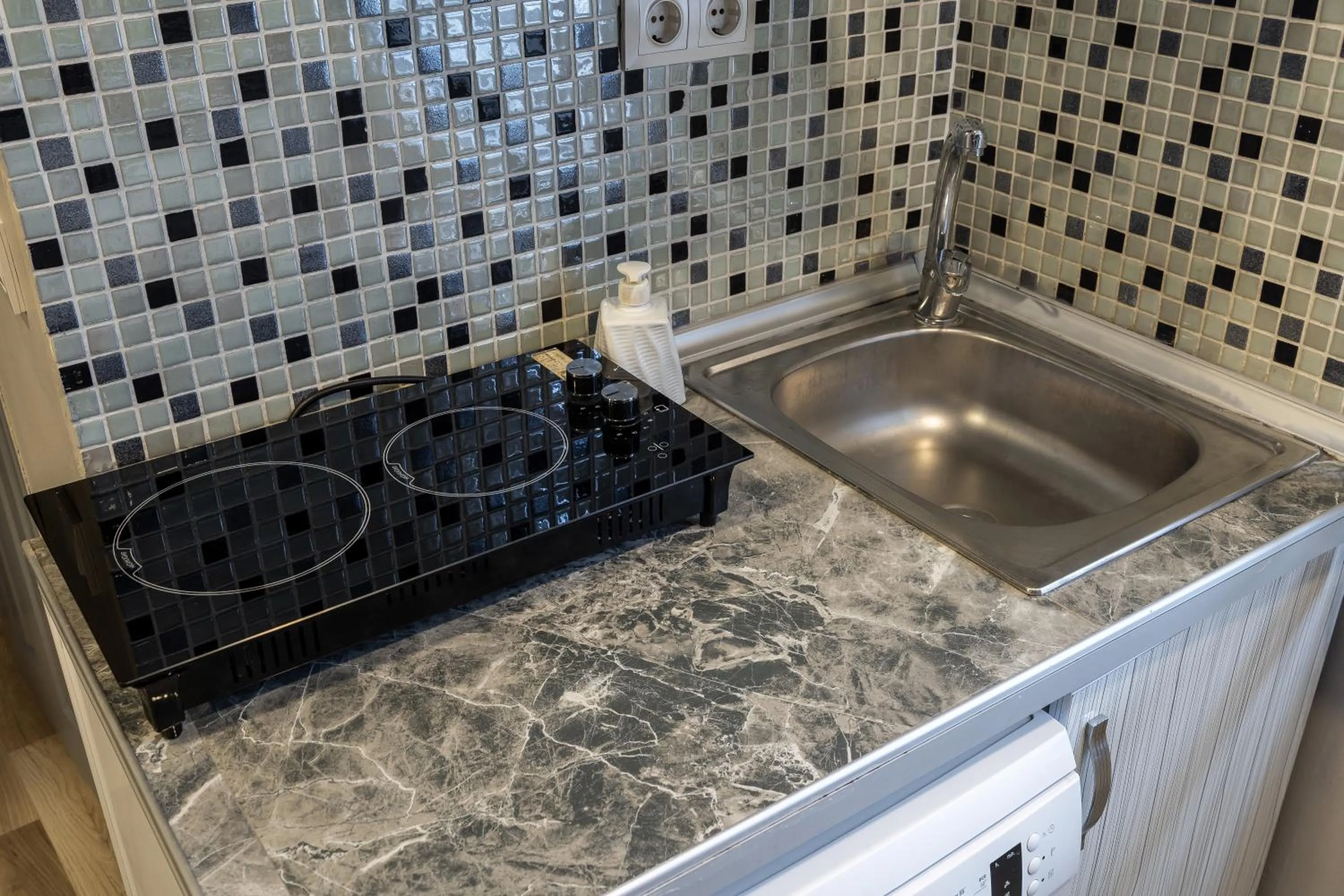 Kitchen or kitchenette in Element Residence