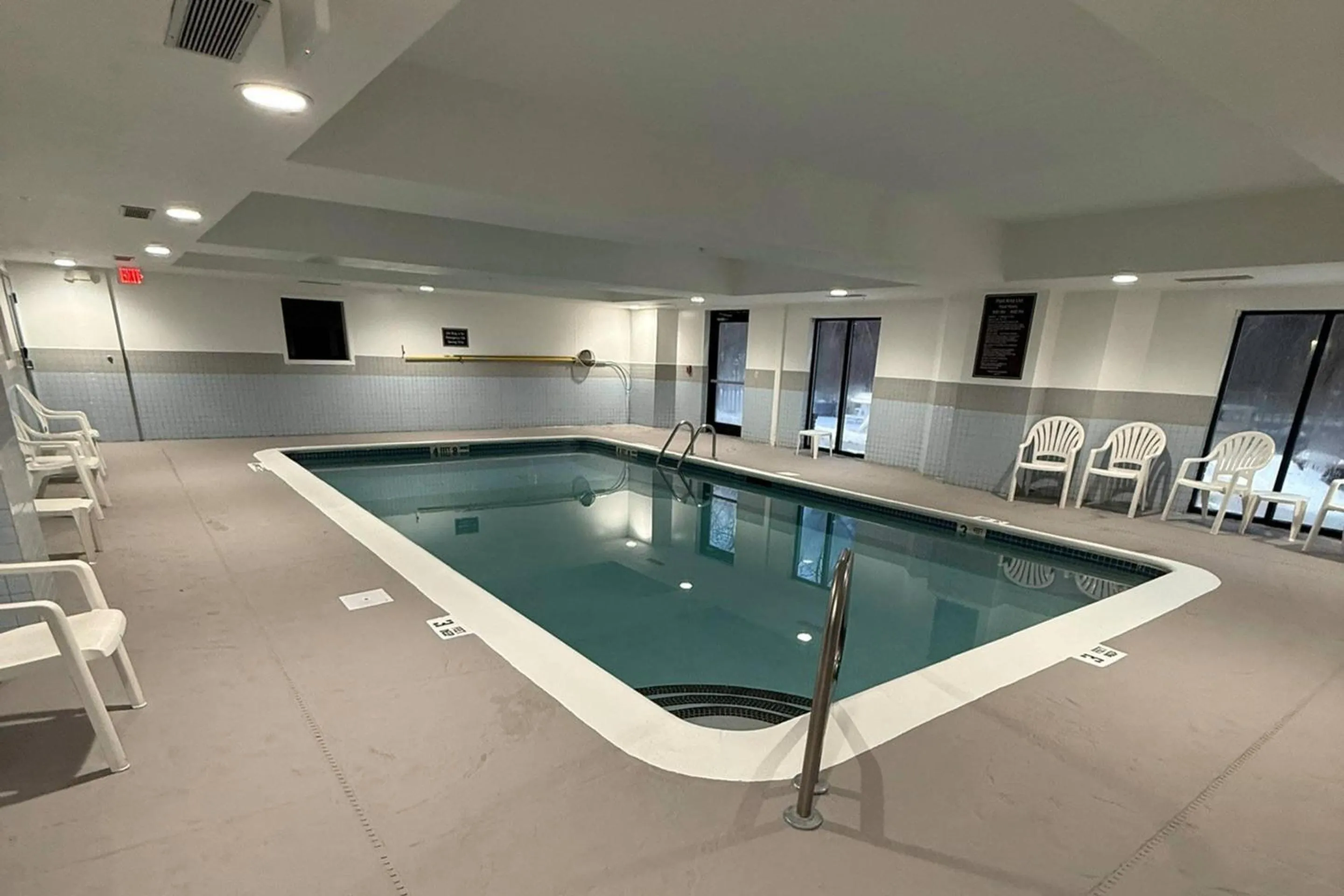 Swimming pool in Sleep Inn & Suites Queensbury - Lake George