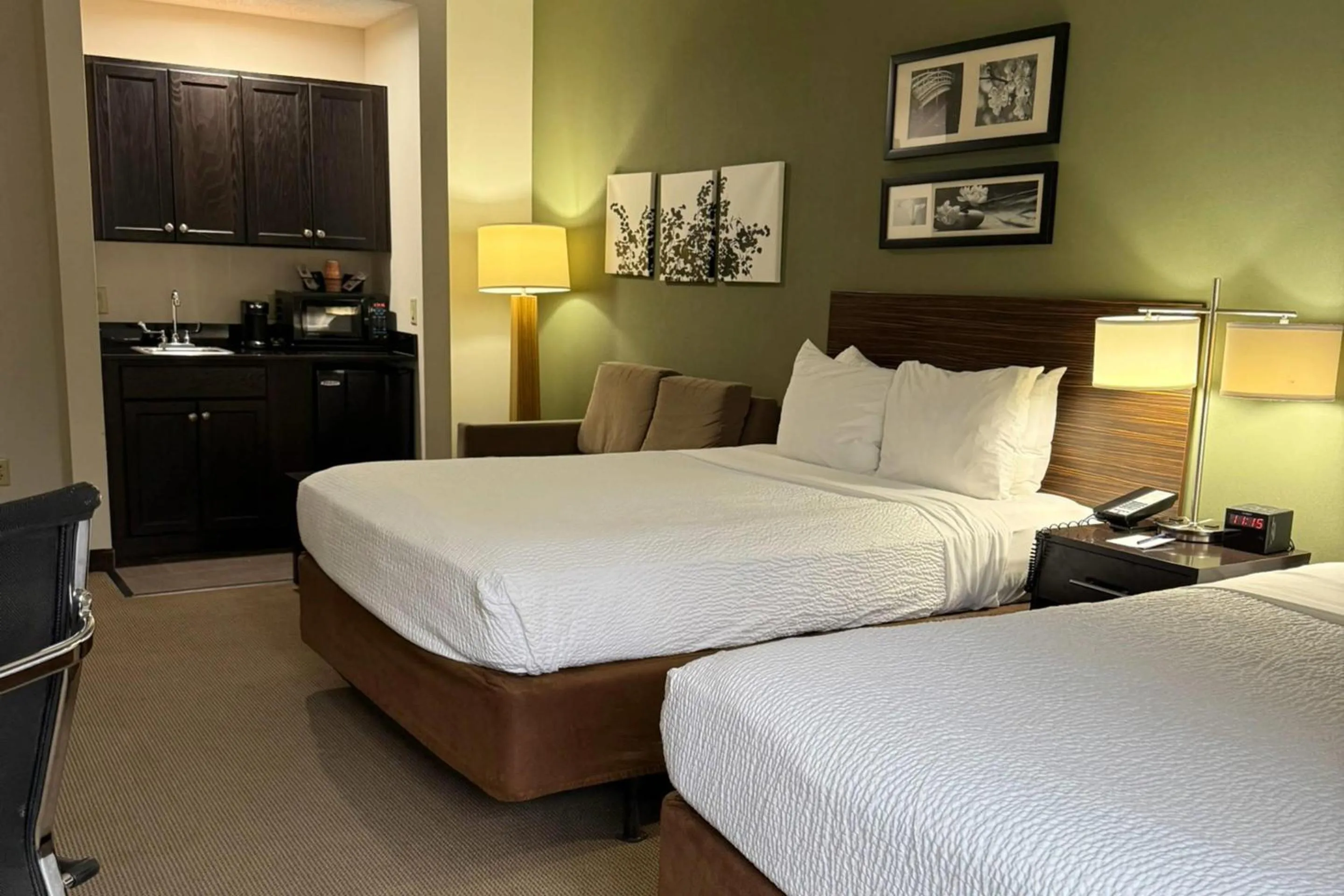 Bedroom, Bed in Sleep Inn & Suites Queensbury - Lake George