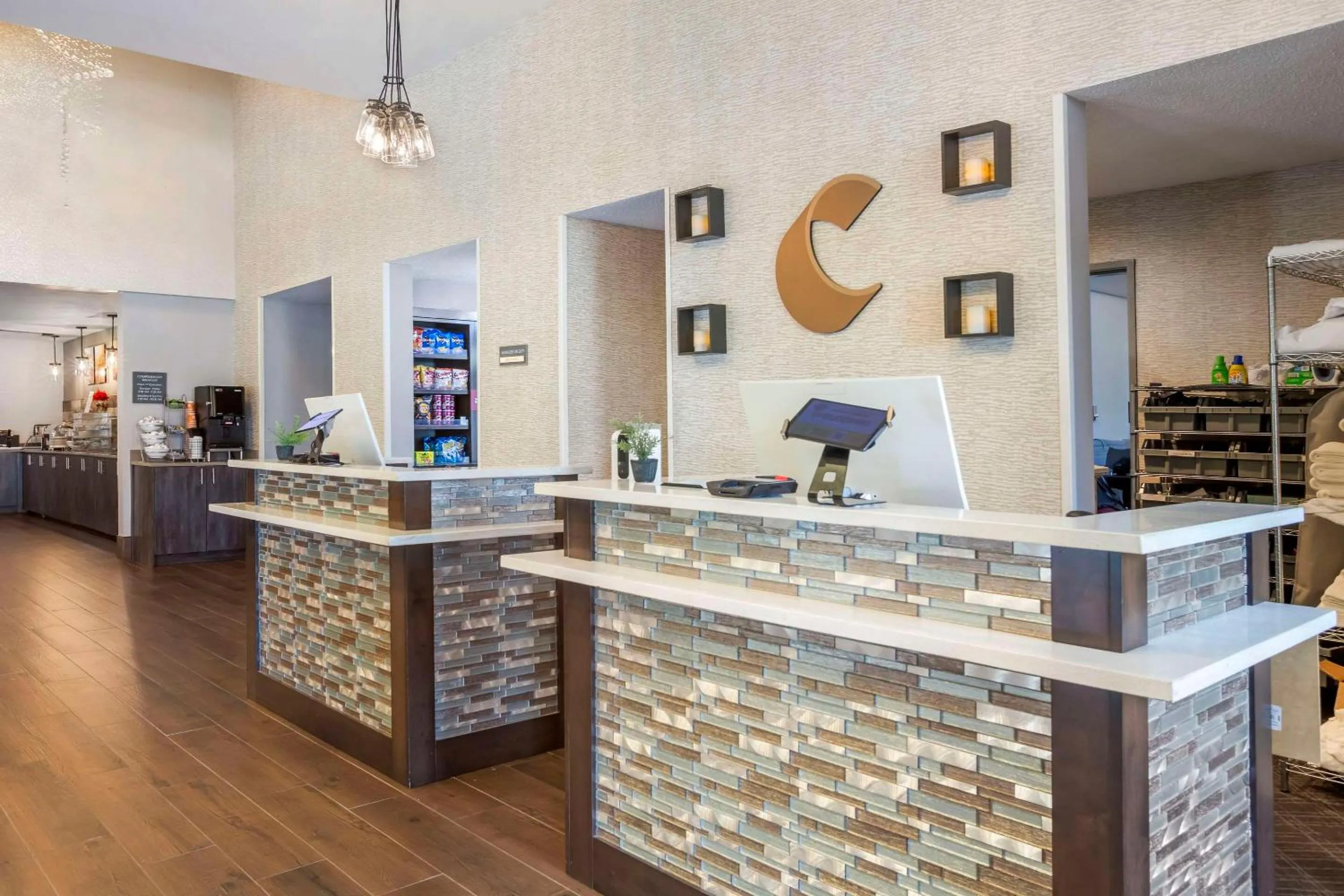 Lobby or reception in Comfort Suites Nashville Airport - BNA