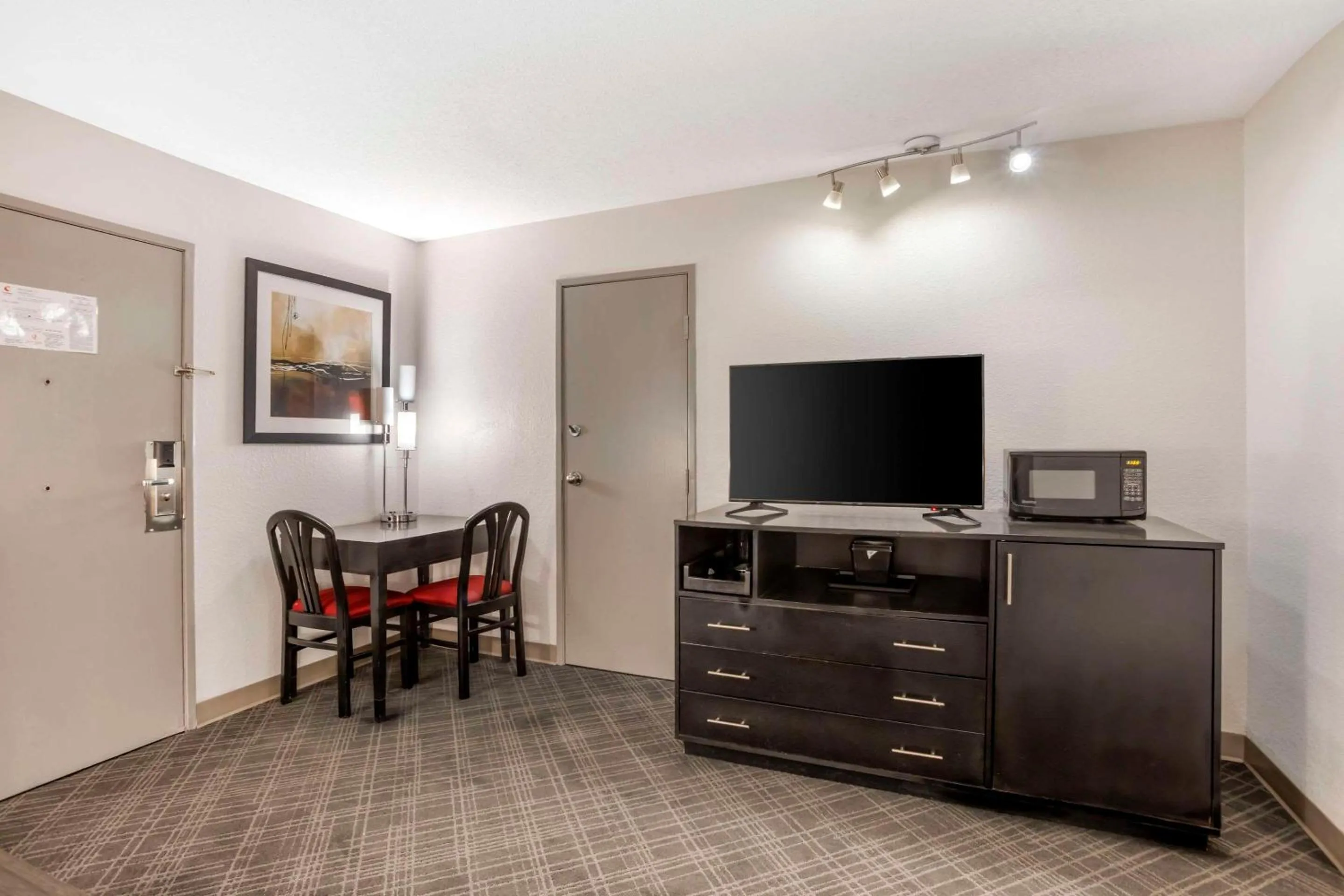 Bedroom in Comfort Suites Nashville Airport - BNA