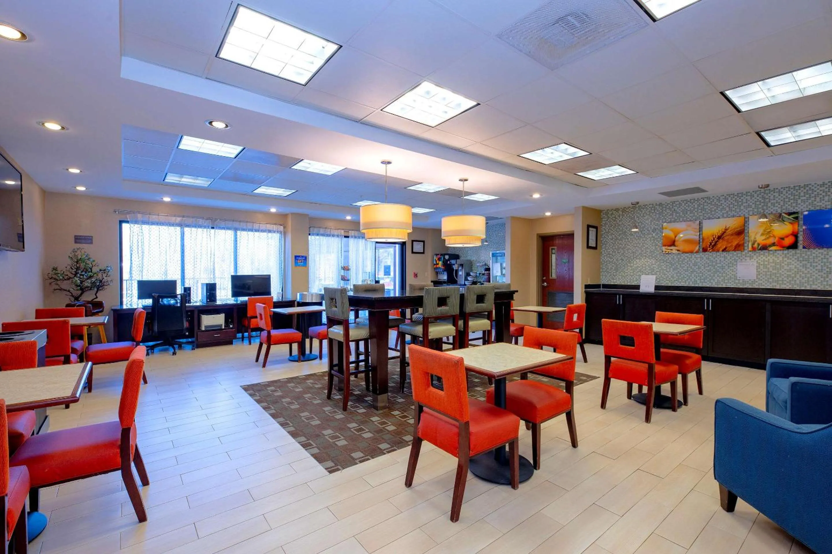 Restaurant/places to eat in Comfort Inn Near Quantico Main Gate North