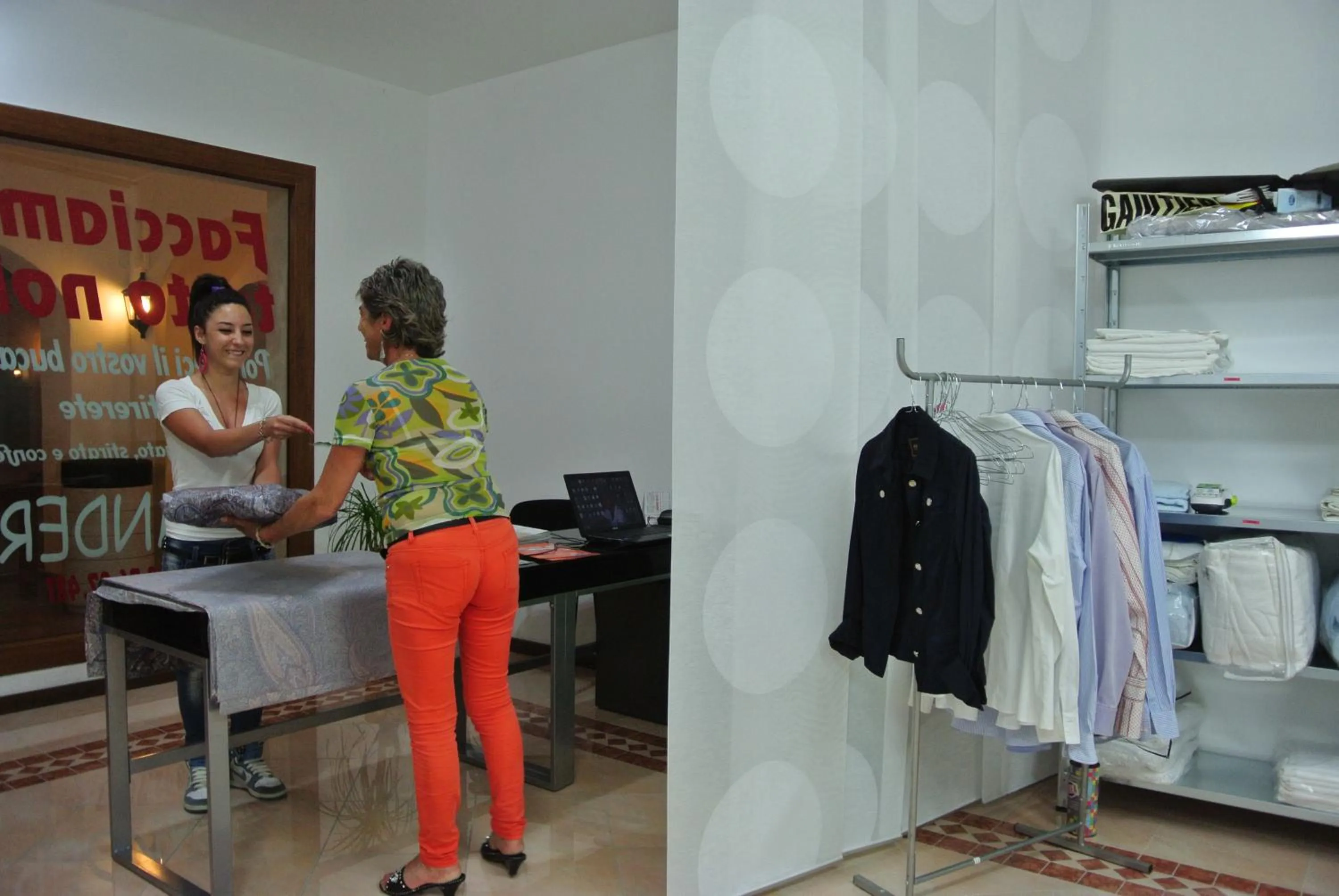 On-site shops in Stintino Country Paradise - Resort & Villas