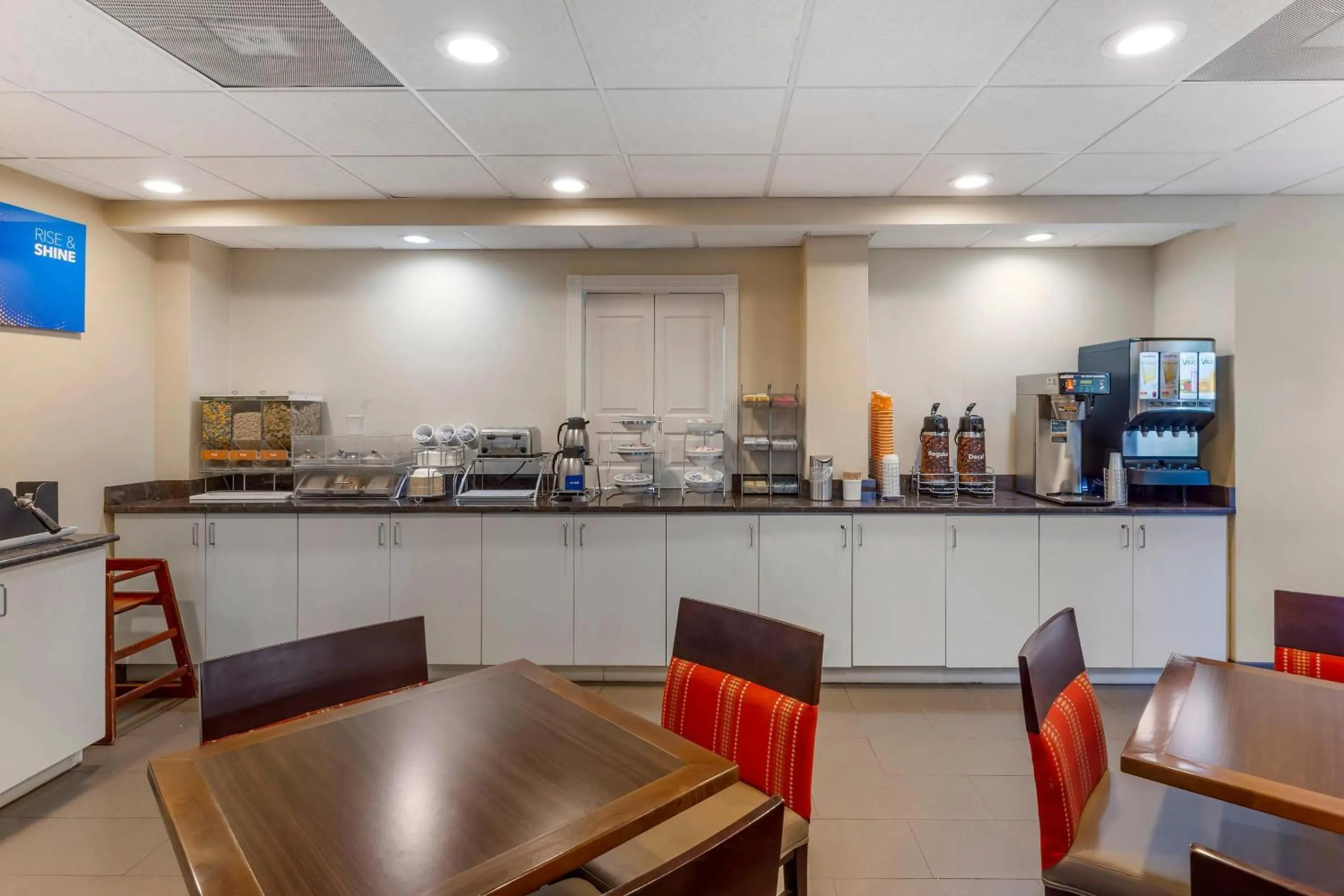 Breakfast in Comfort Suites Raleigh Walnut Creek