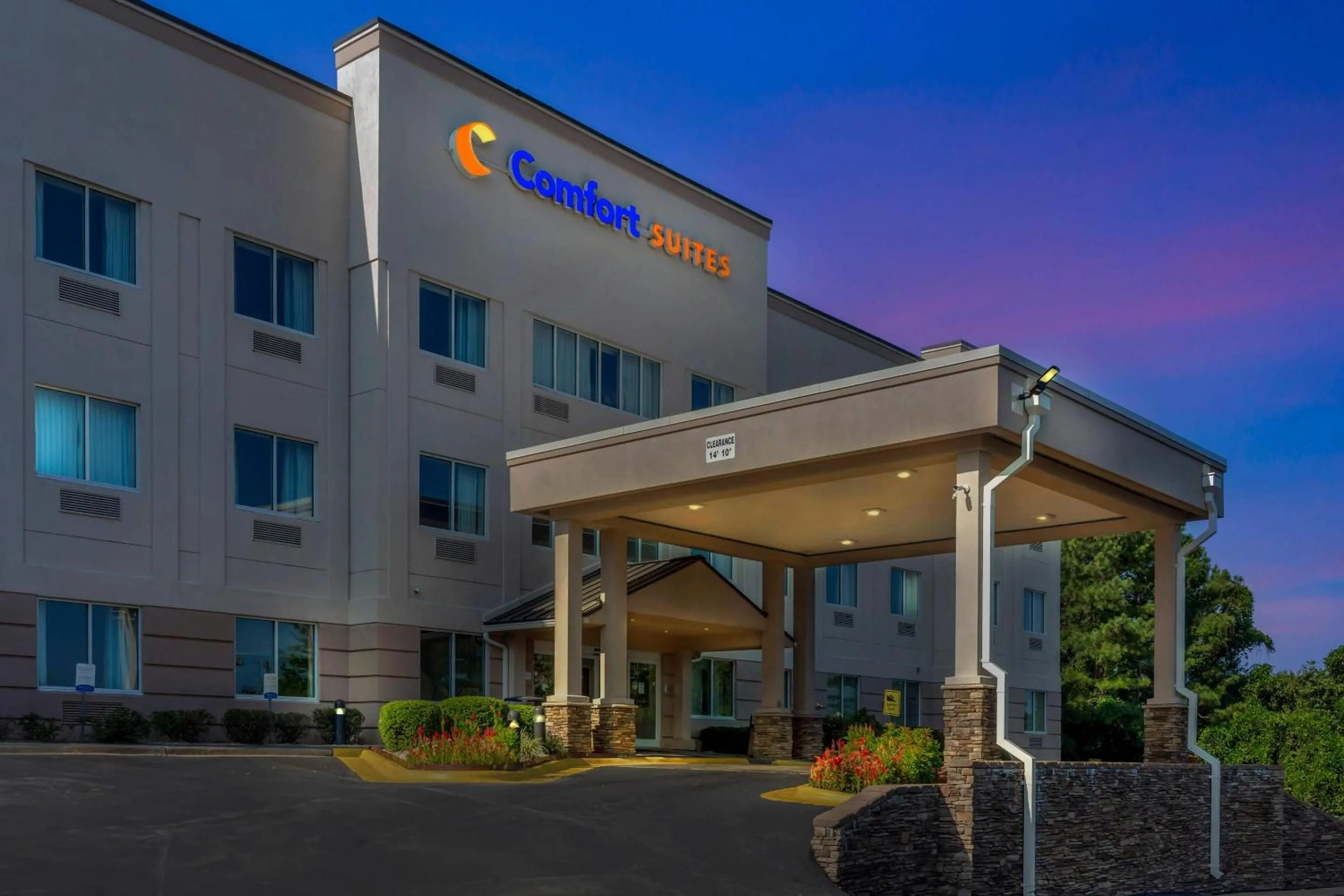 Property building in Comfort Suites Raleigh Walnut Creek