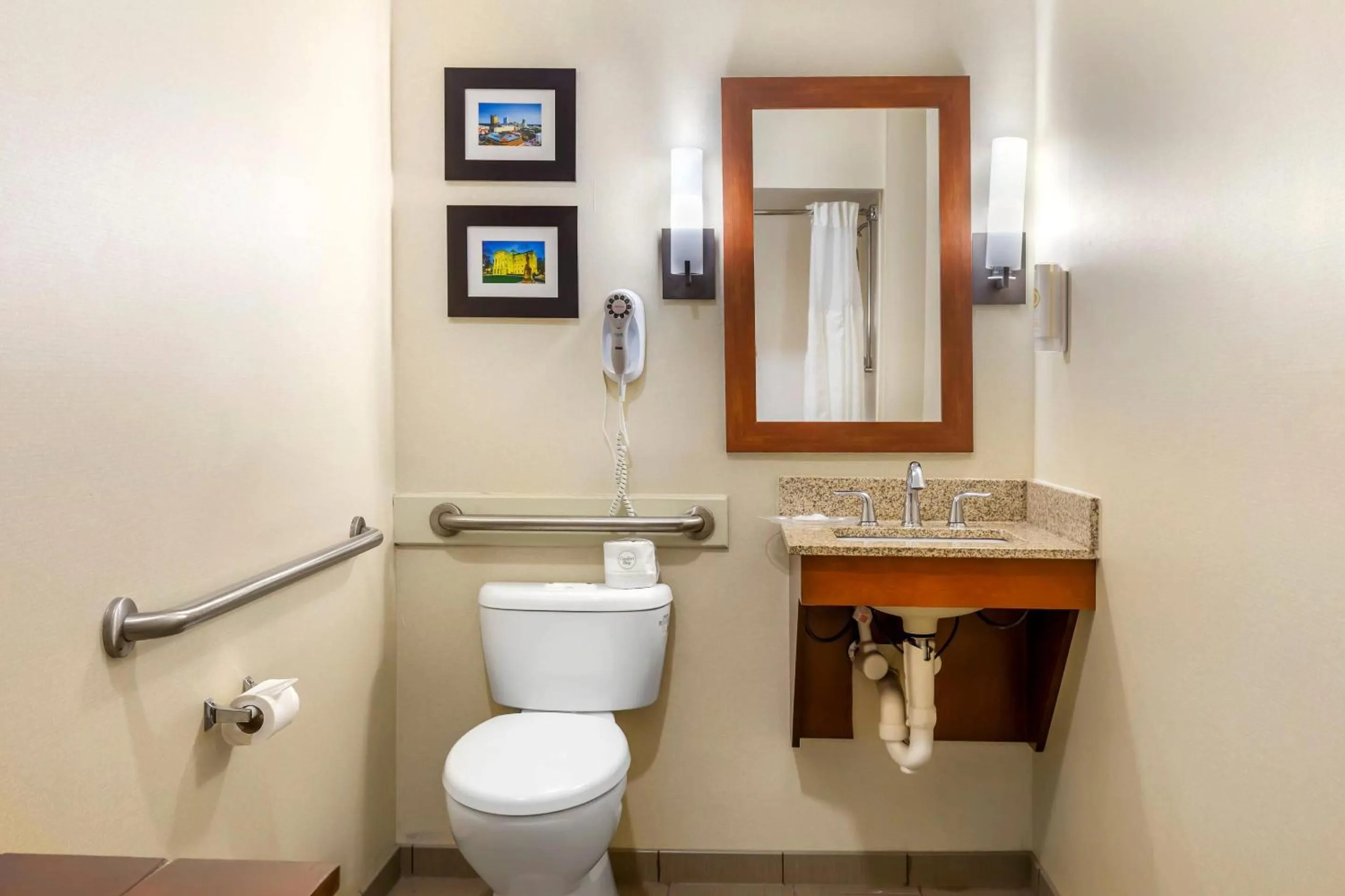 Bedroom in Comfort Suites Raleigh Walnut Creek