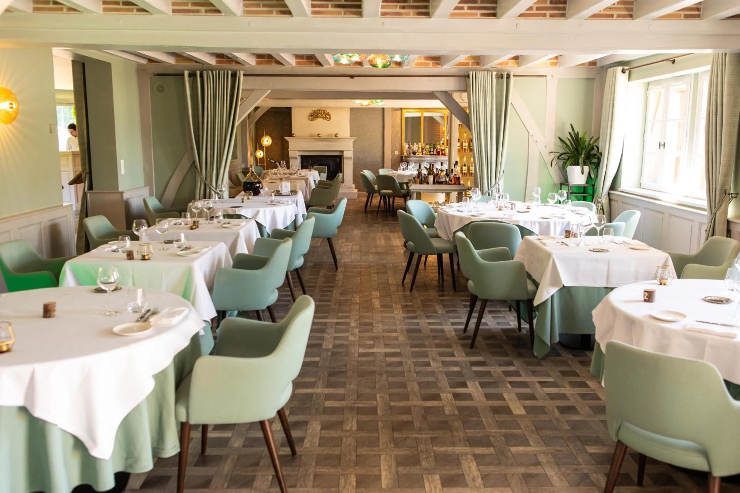 Restaurant/places to eat in L'Orée des Chênes, The Originals Relais