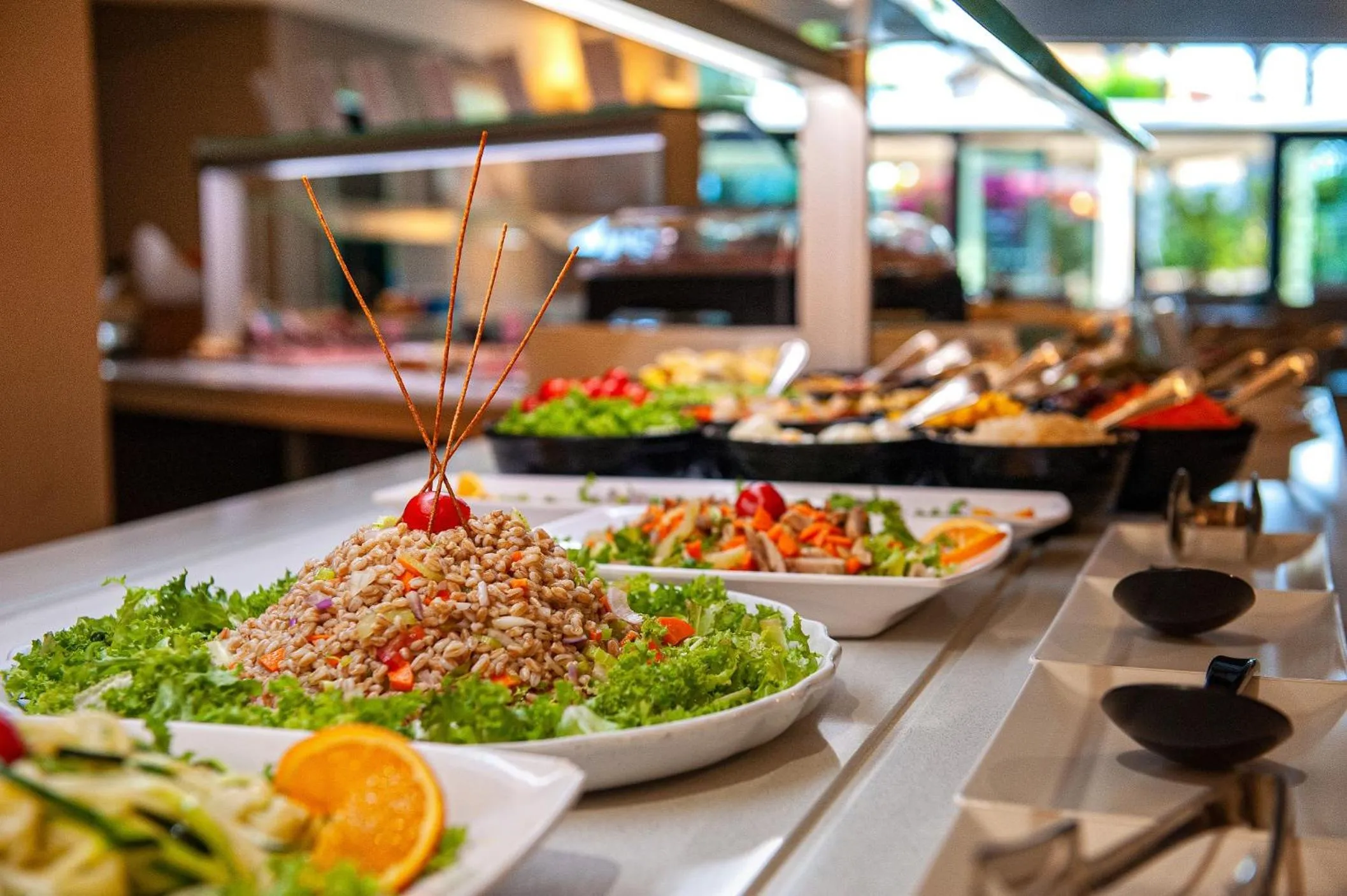 Restaurant/places to eat in Acacia Palace