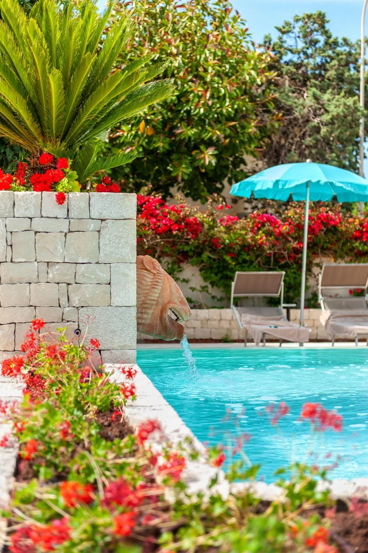 Swimming pool in Acacia Palace