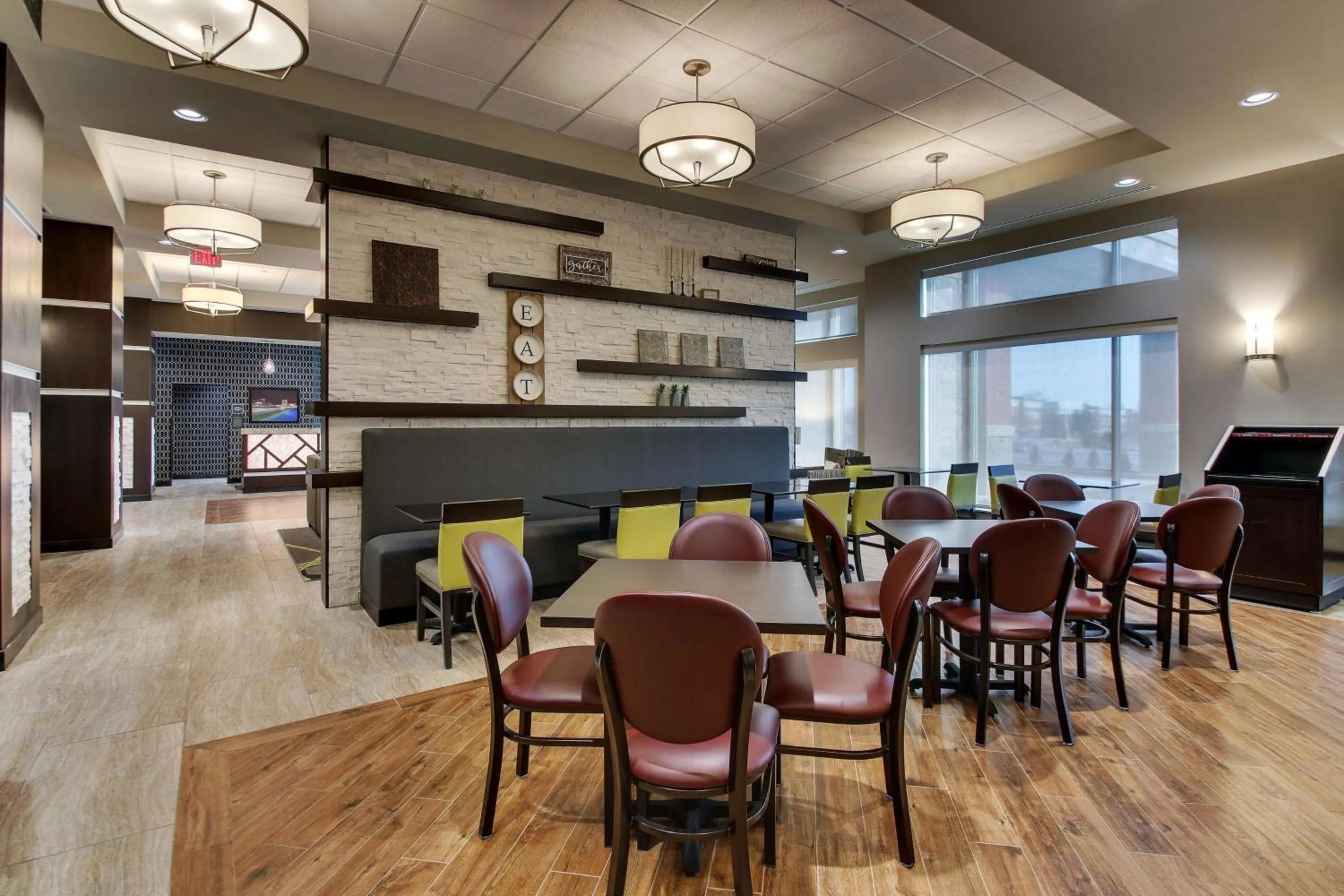 Restaurant/places to eat in Drury Inn & Suites Columbus Polaris