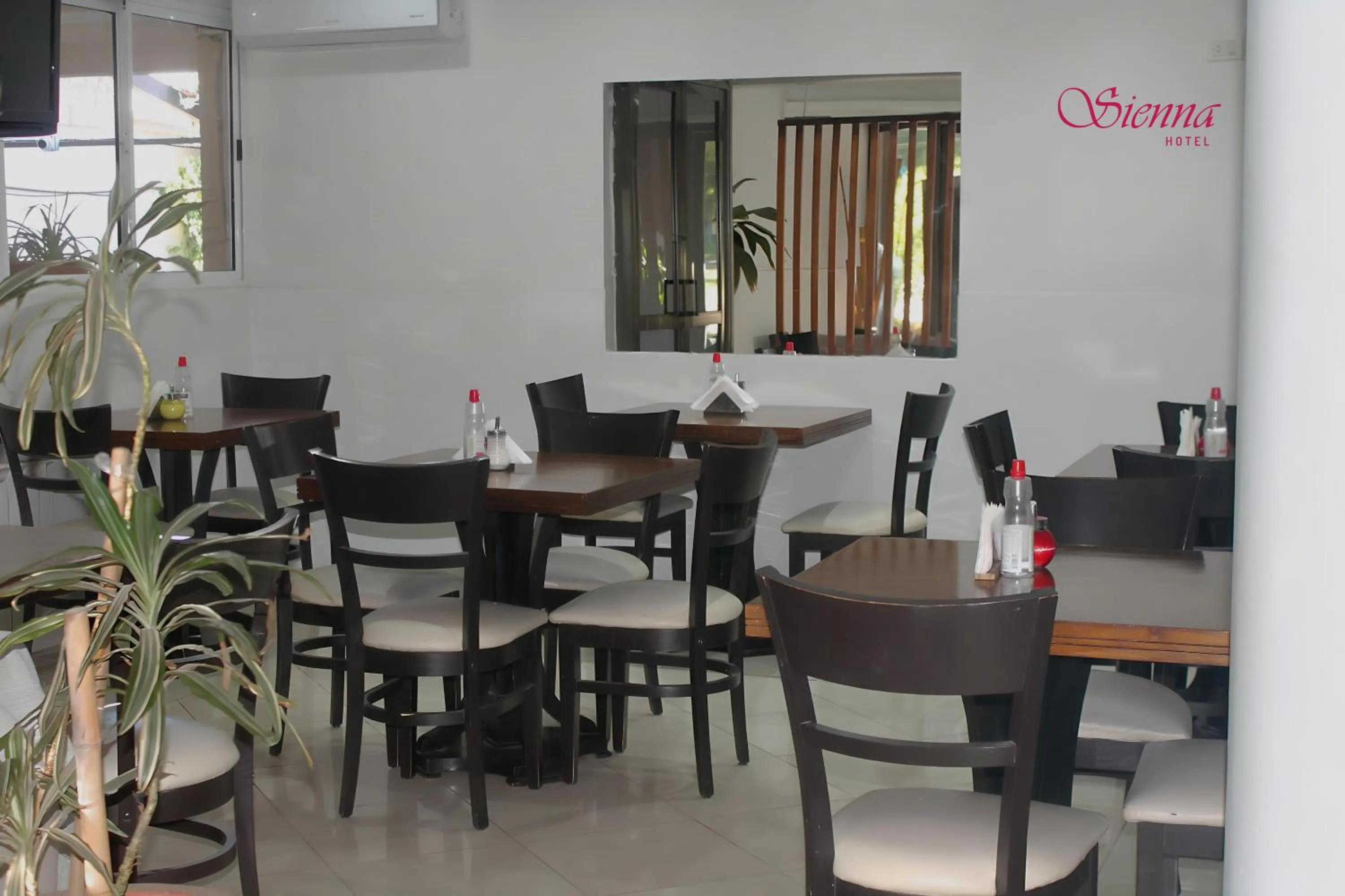 Dining area in Hotel Sienna