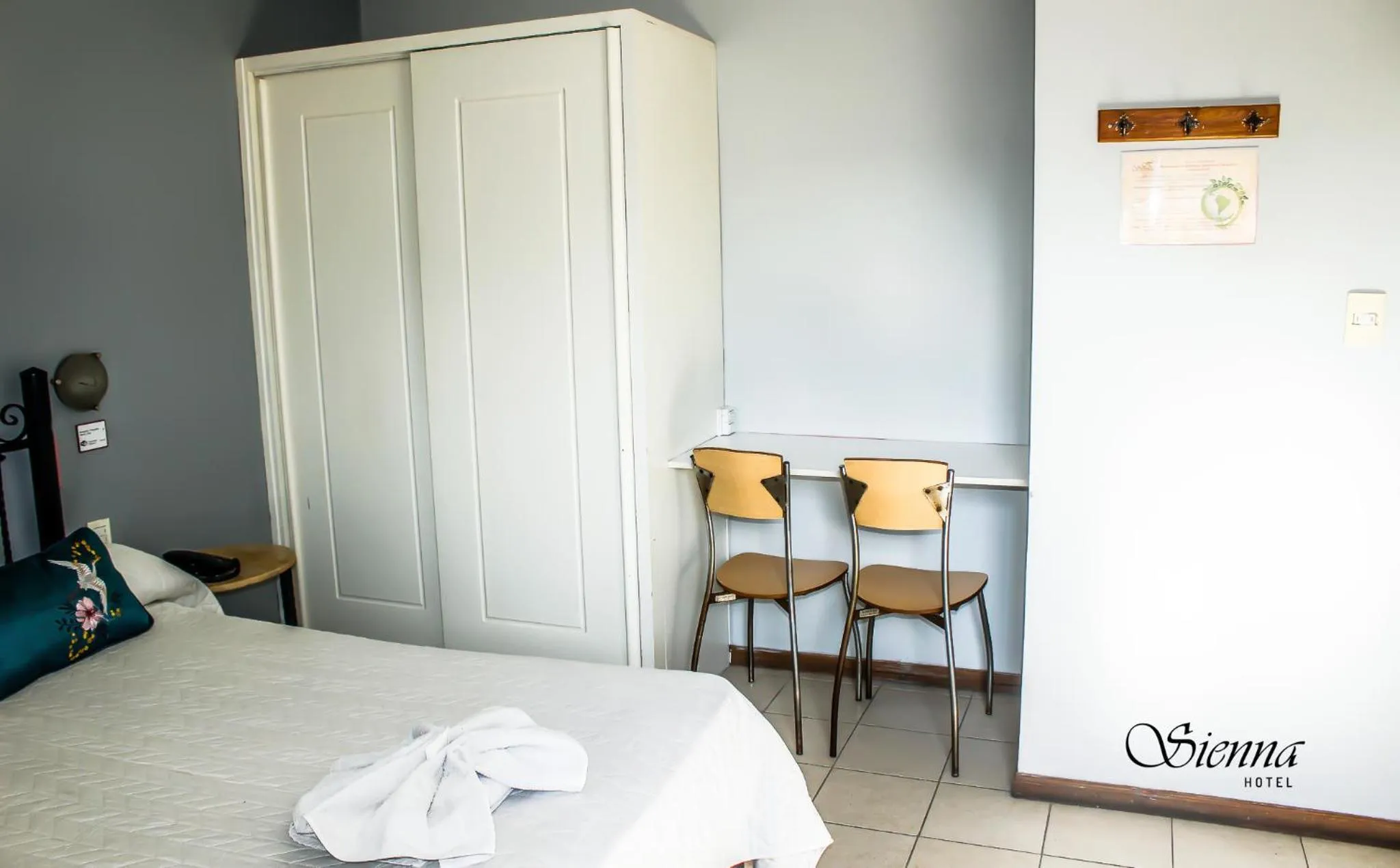 Photo of the whole room in Hotel Sienna