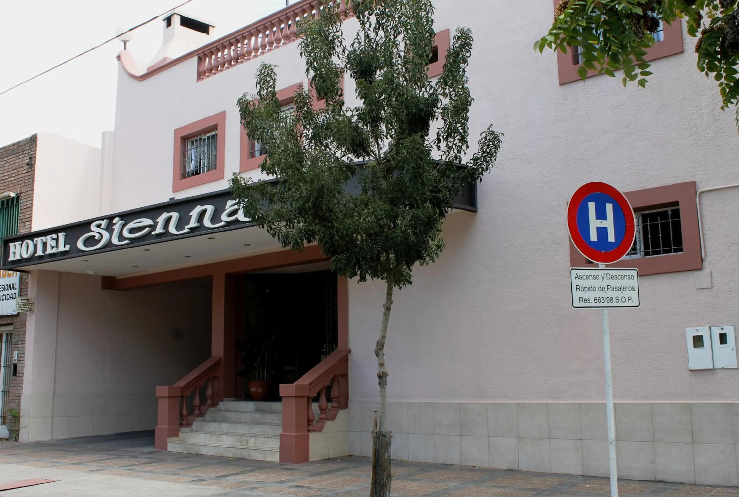 Facade/entrance in Hotel Sienna