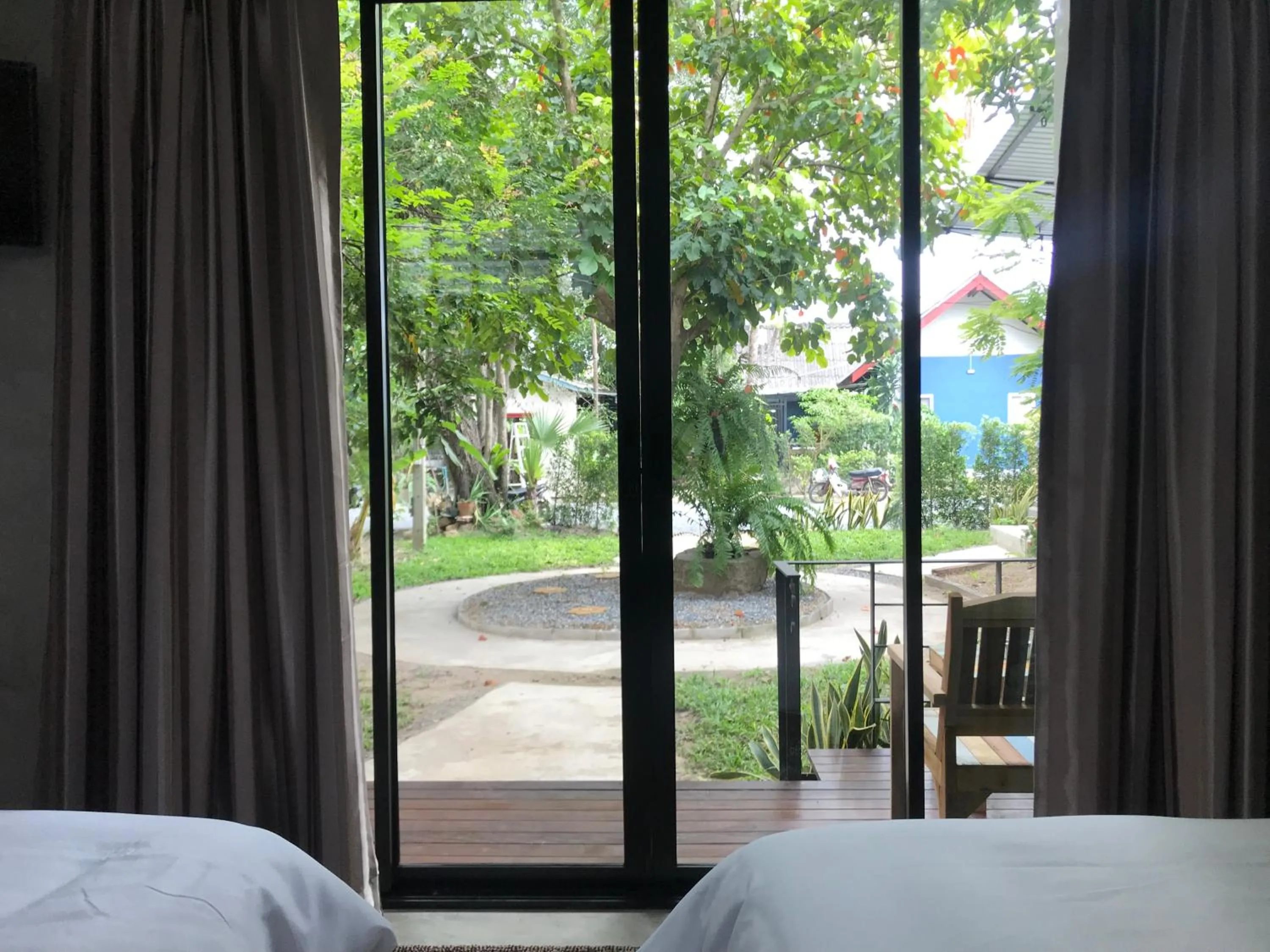 Garden view, Bed in The Monkey Resort Donheang