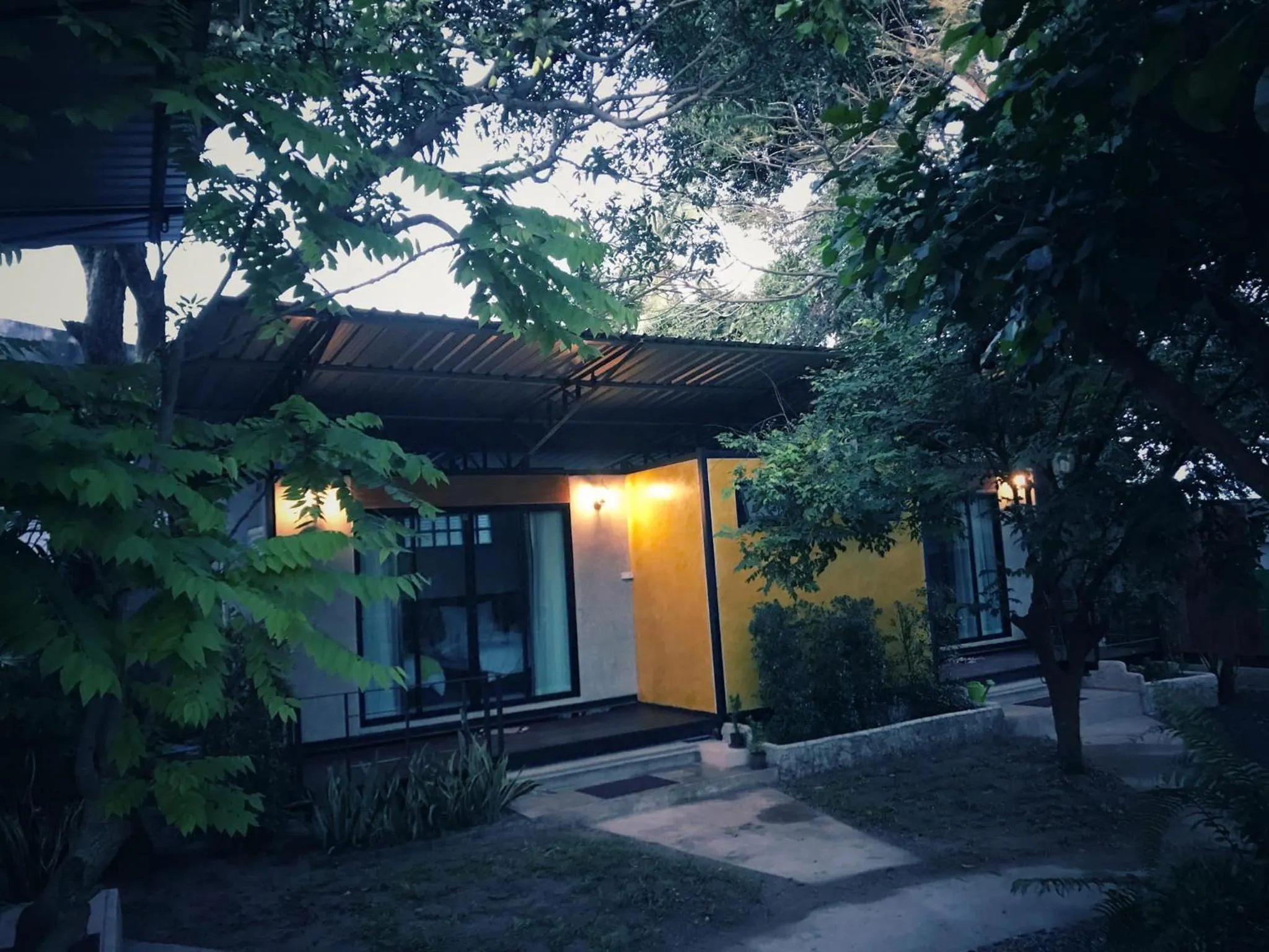 The Monkey Resort Donheang