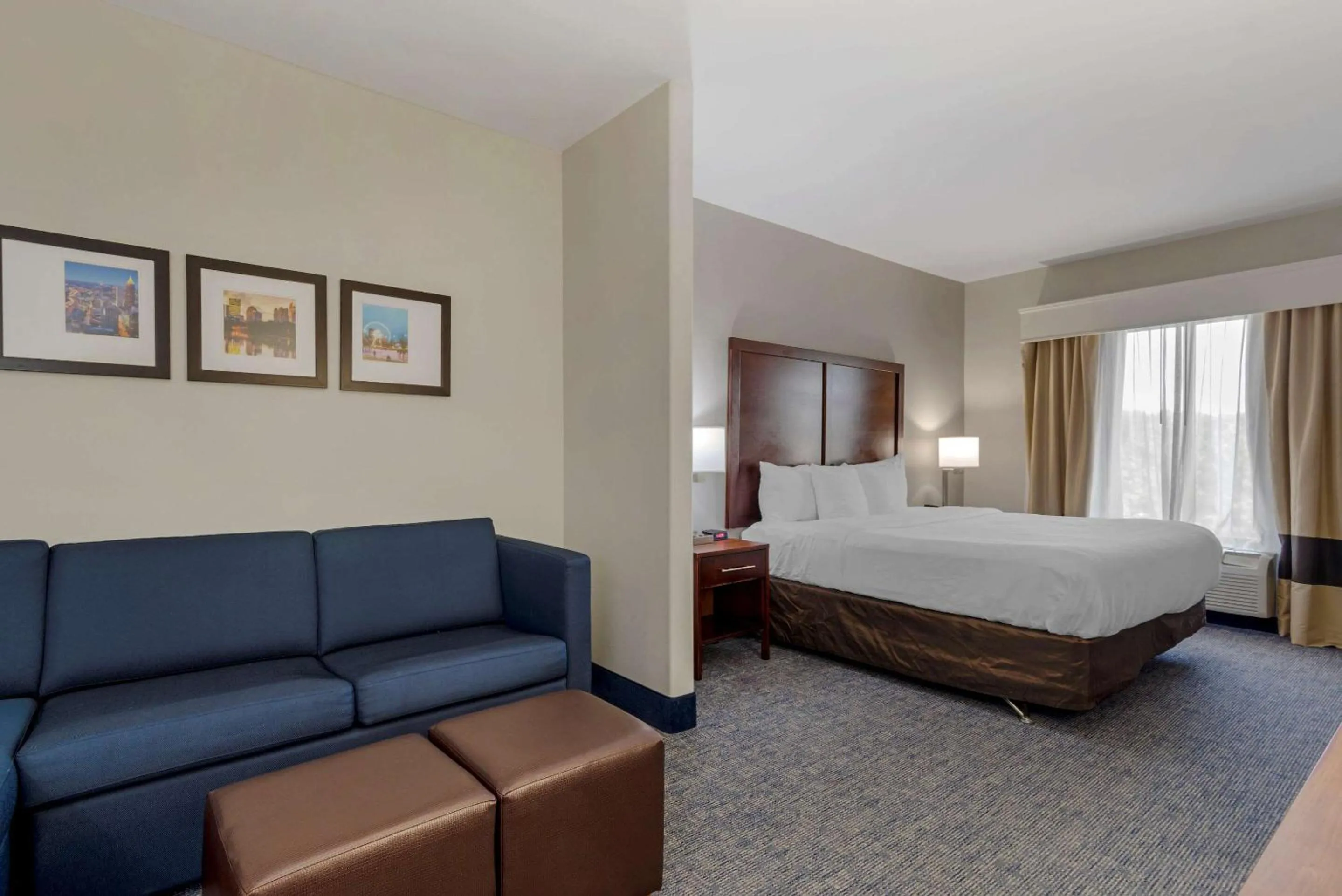 Bedroom, Bed in Comfort Suites Stockbridge Atlanta South