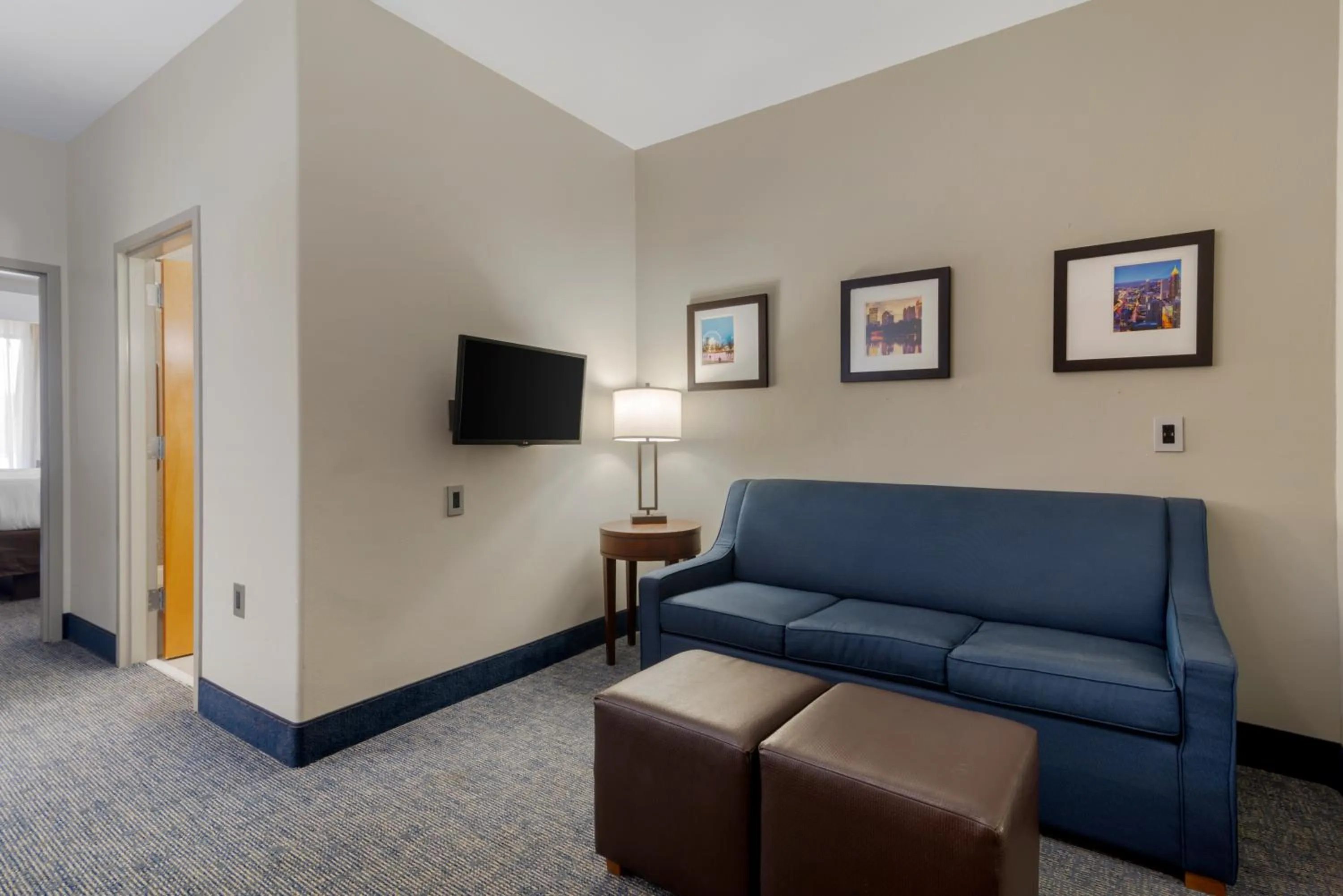 Seating area in Comfort Suites Stockbridge Atlanta South