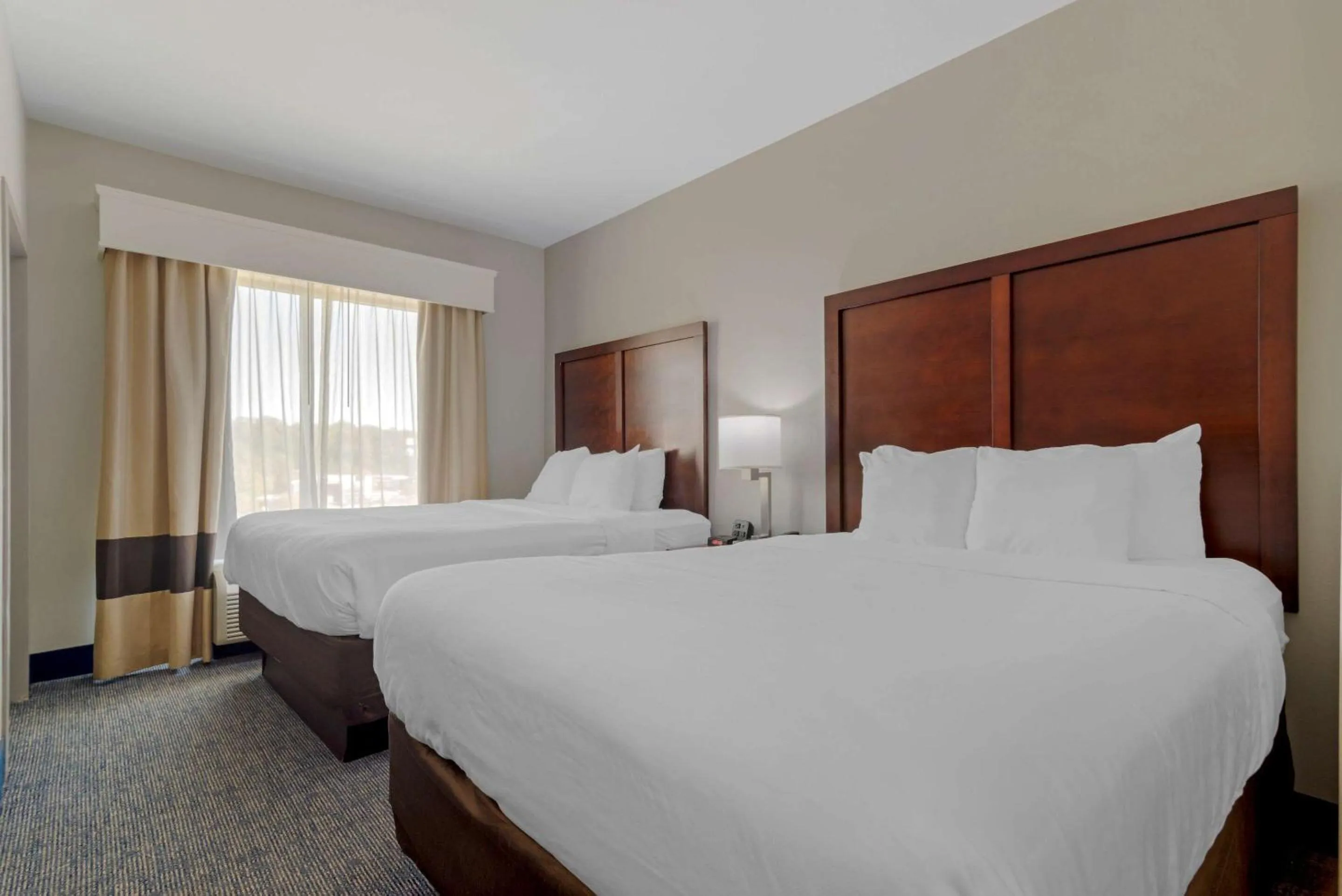 Bedroom, Bed in Comfort Suites Stockbridge Atlanta South