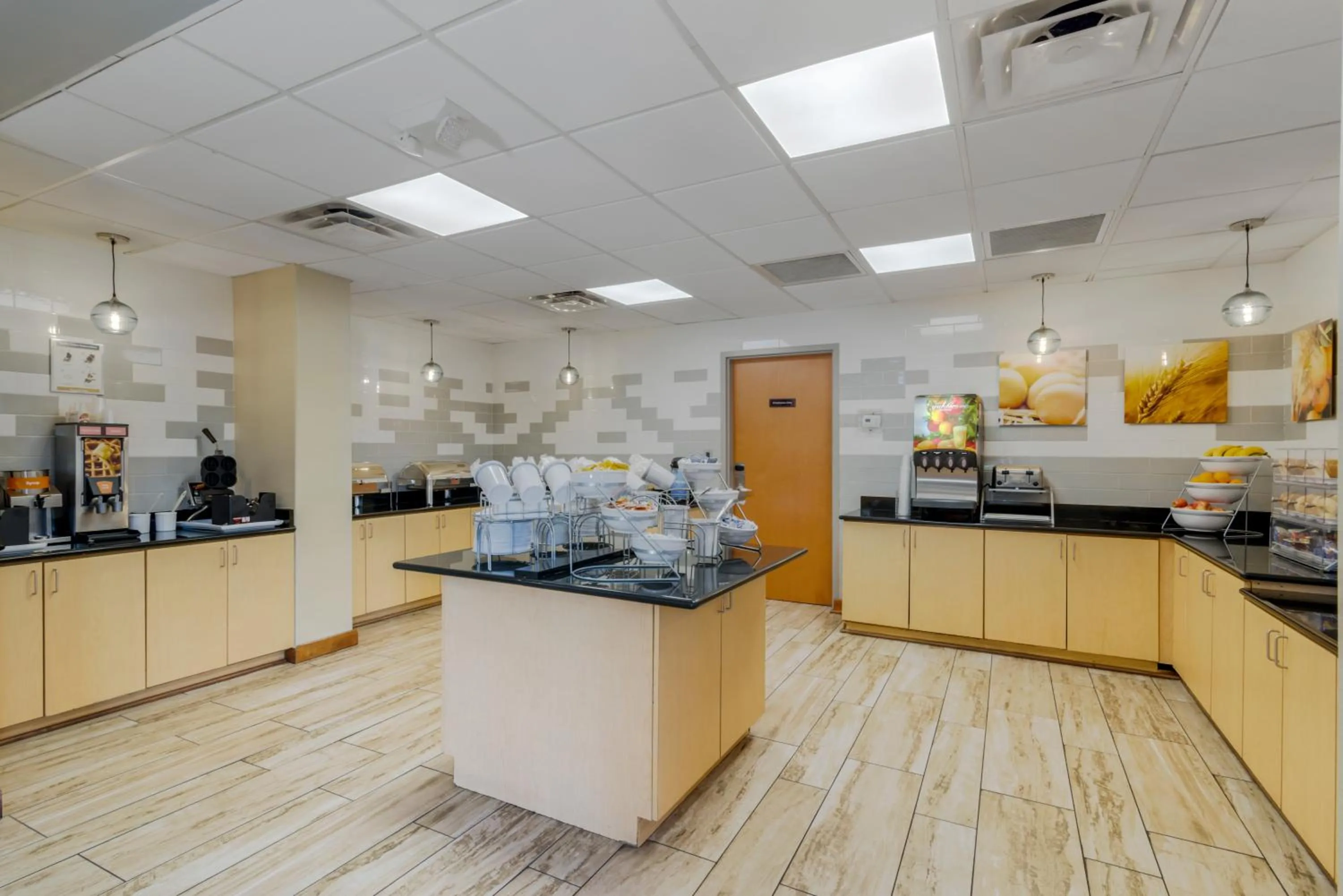 Buffet breakfast in Comfort Suites Stockbridge Atlanta South