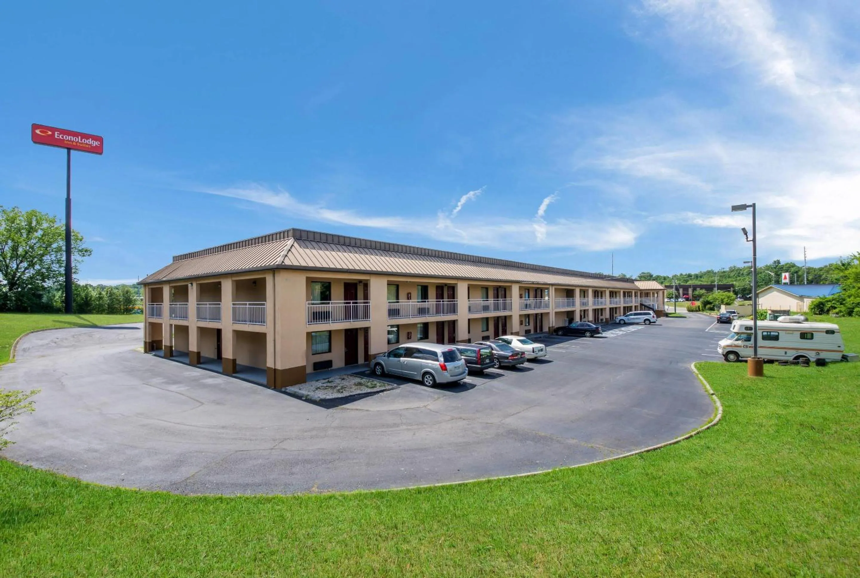 Property building in Econo Lodge Inn & Suites Knoxville East