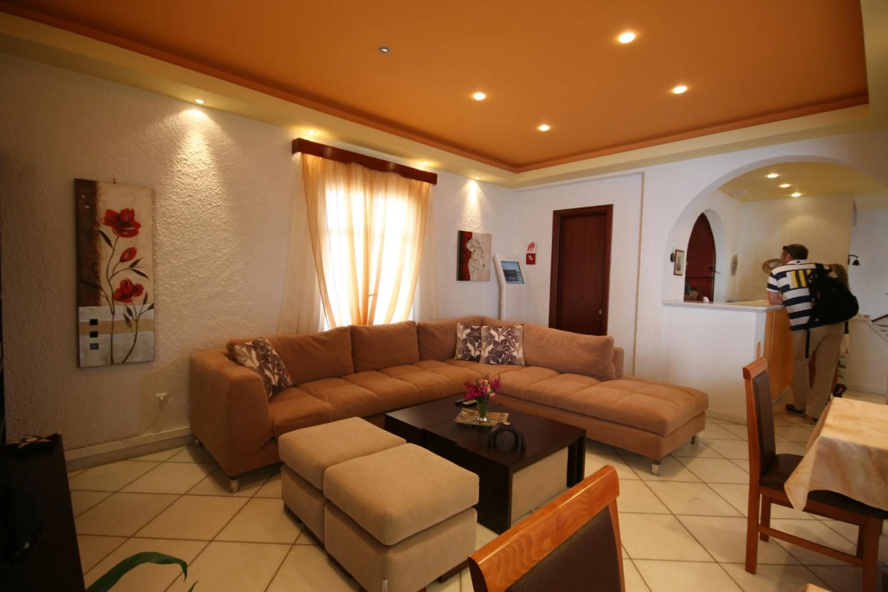 Communal lounge/ TV room in Iliovasilema