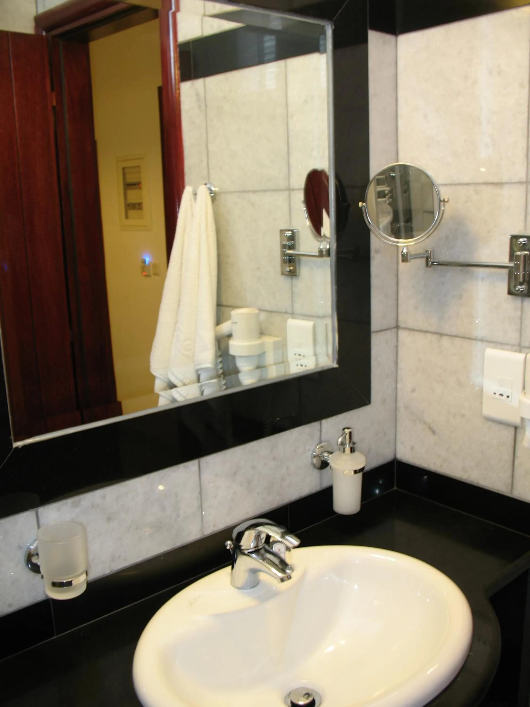 Bathroom in Iliovasilema