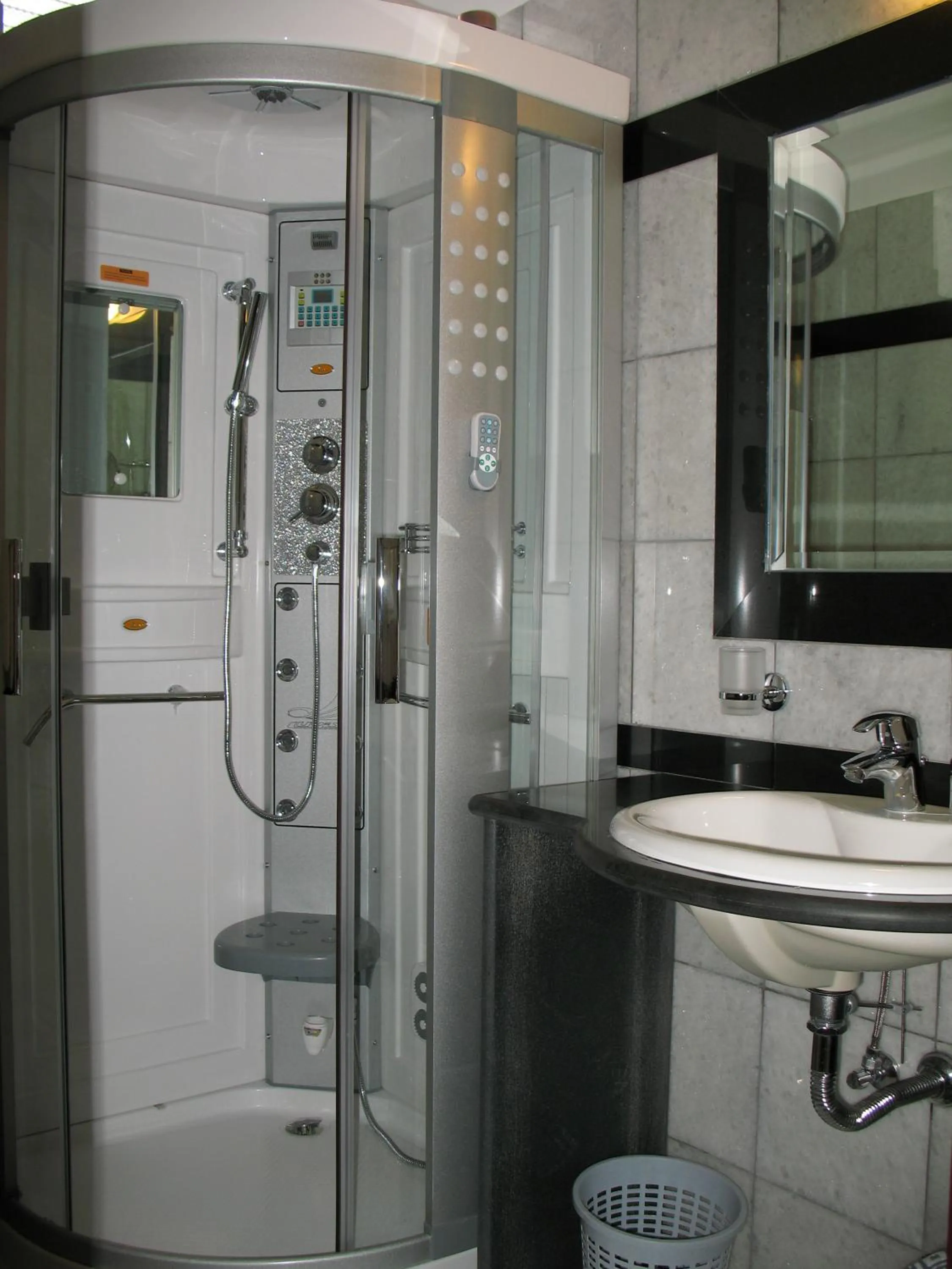 Bathroom in Iliovasilema