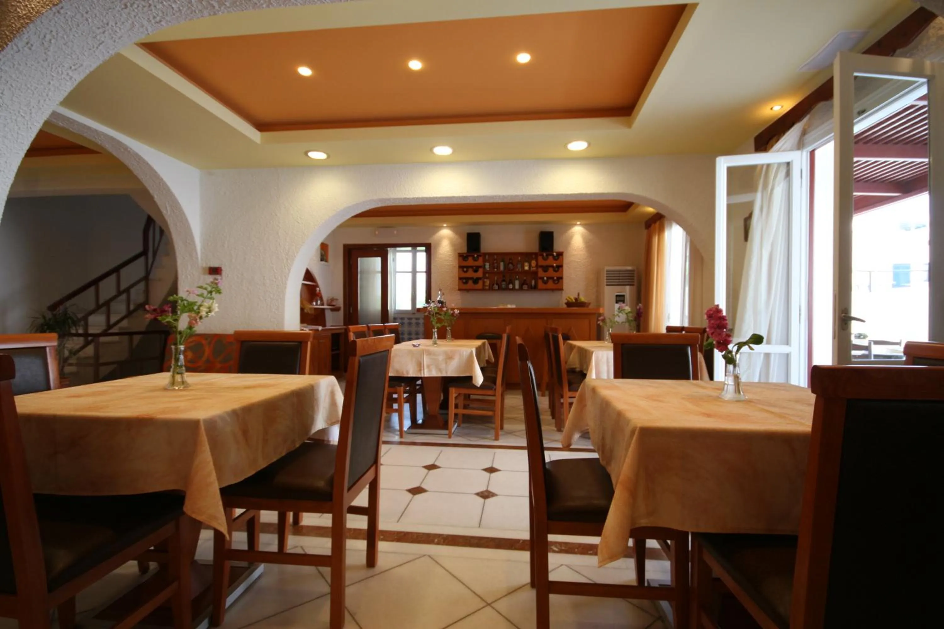 Communal lounge/ TV room in Iliovasilema