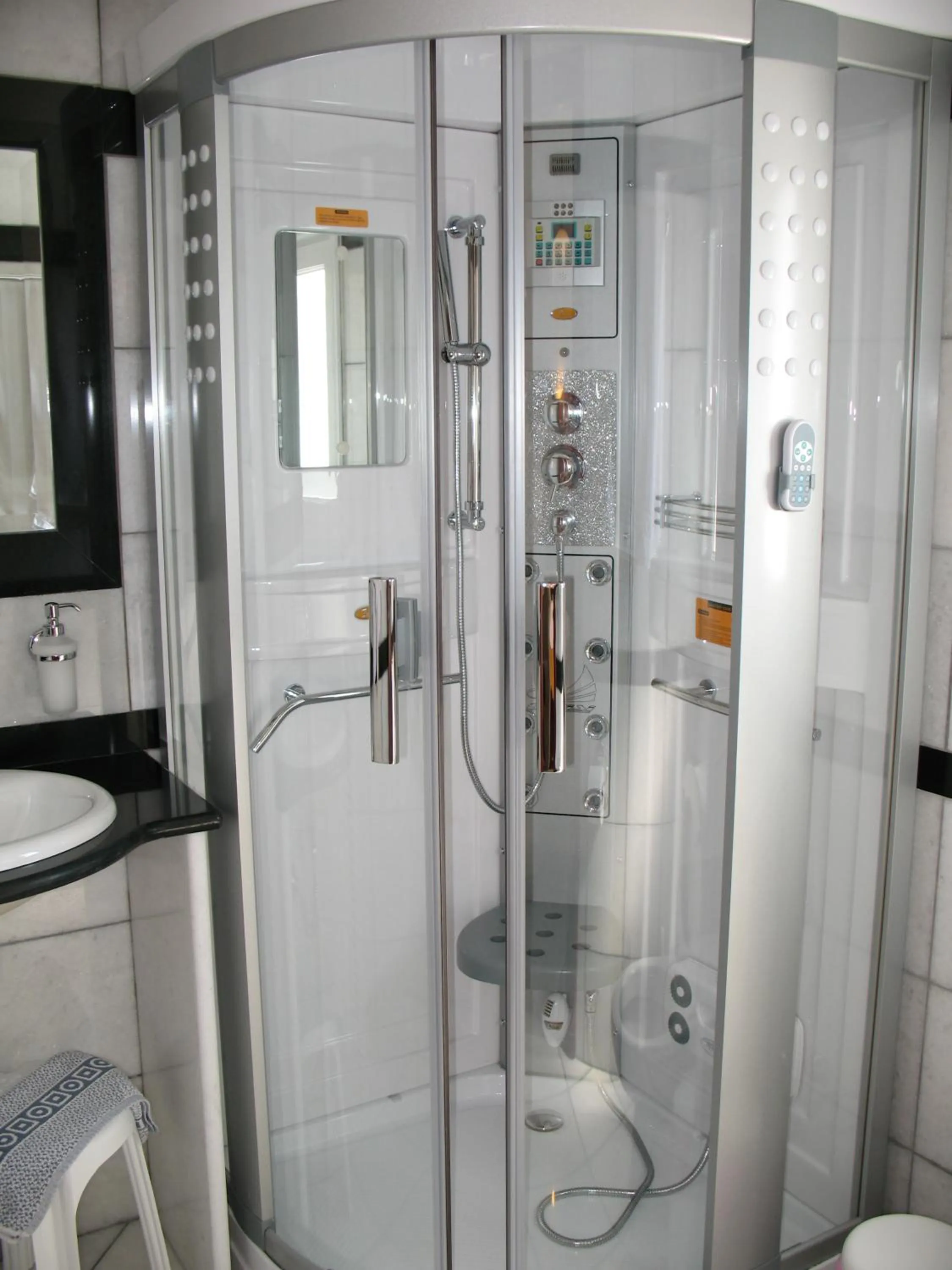 Bathroom in Iliovasilema