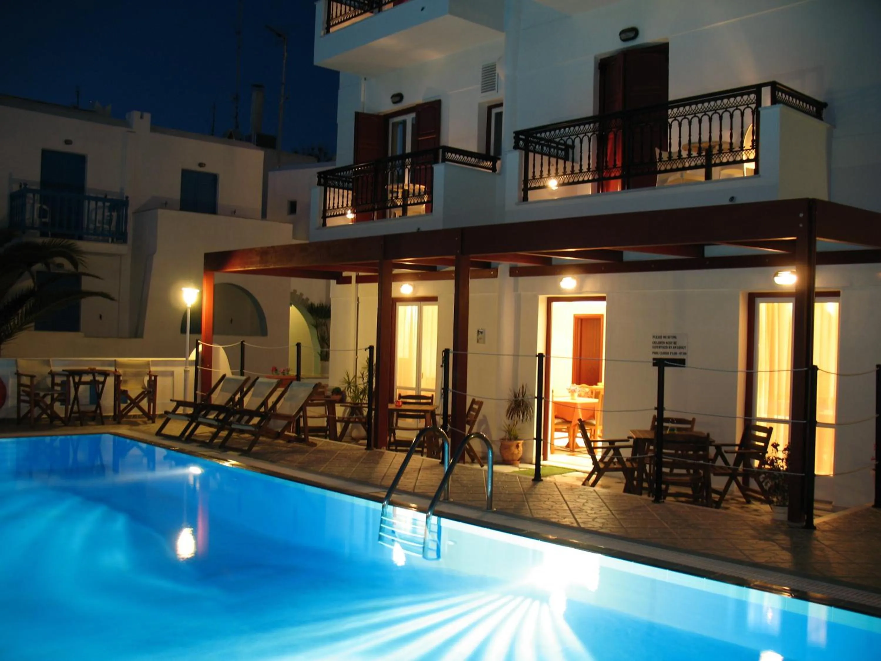 Swimming pool in Iliovasilema