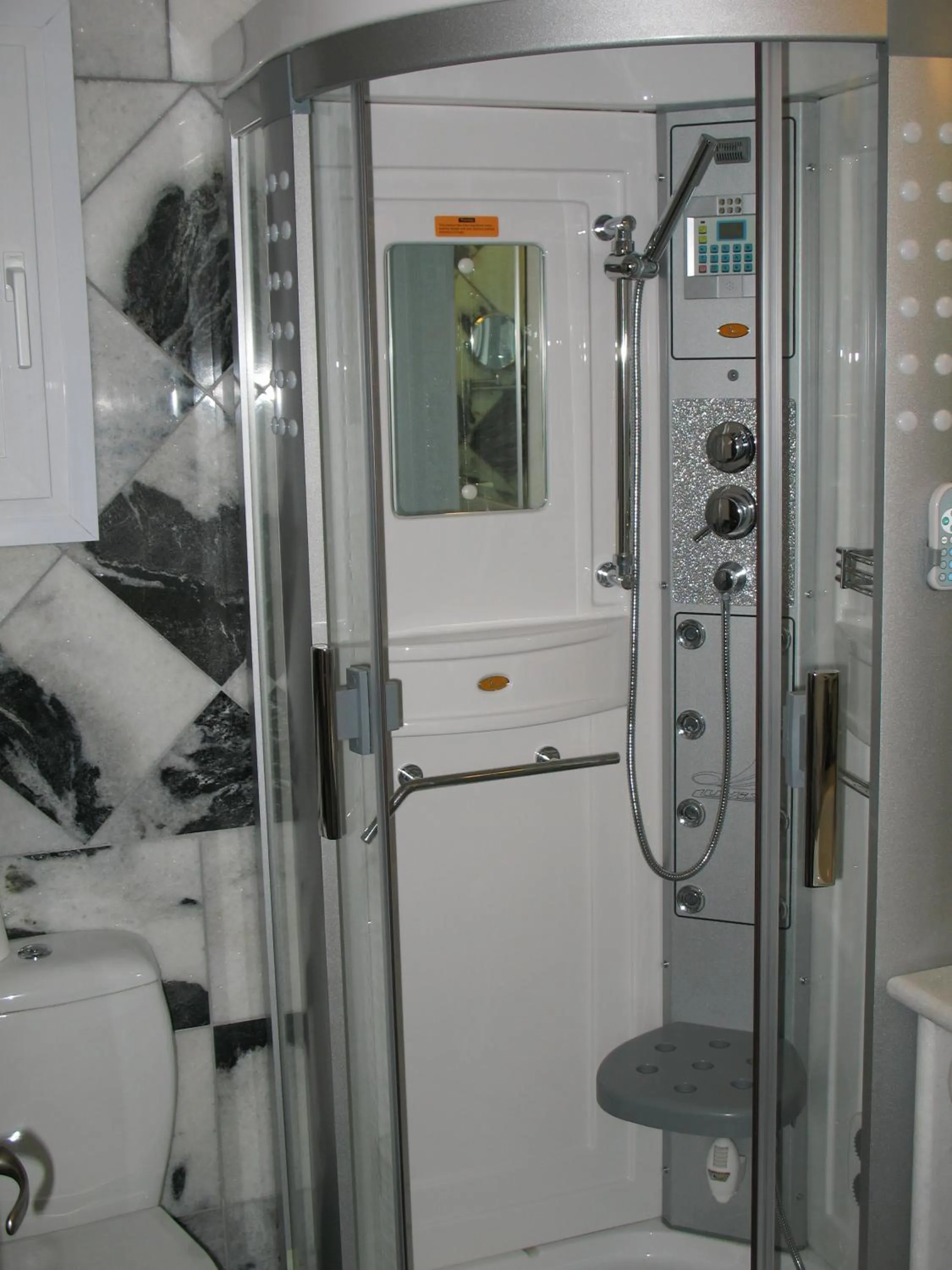 Bathroom in Iliovasilema