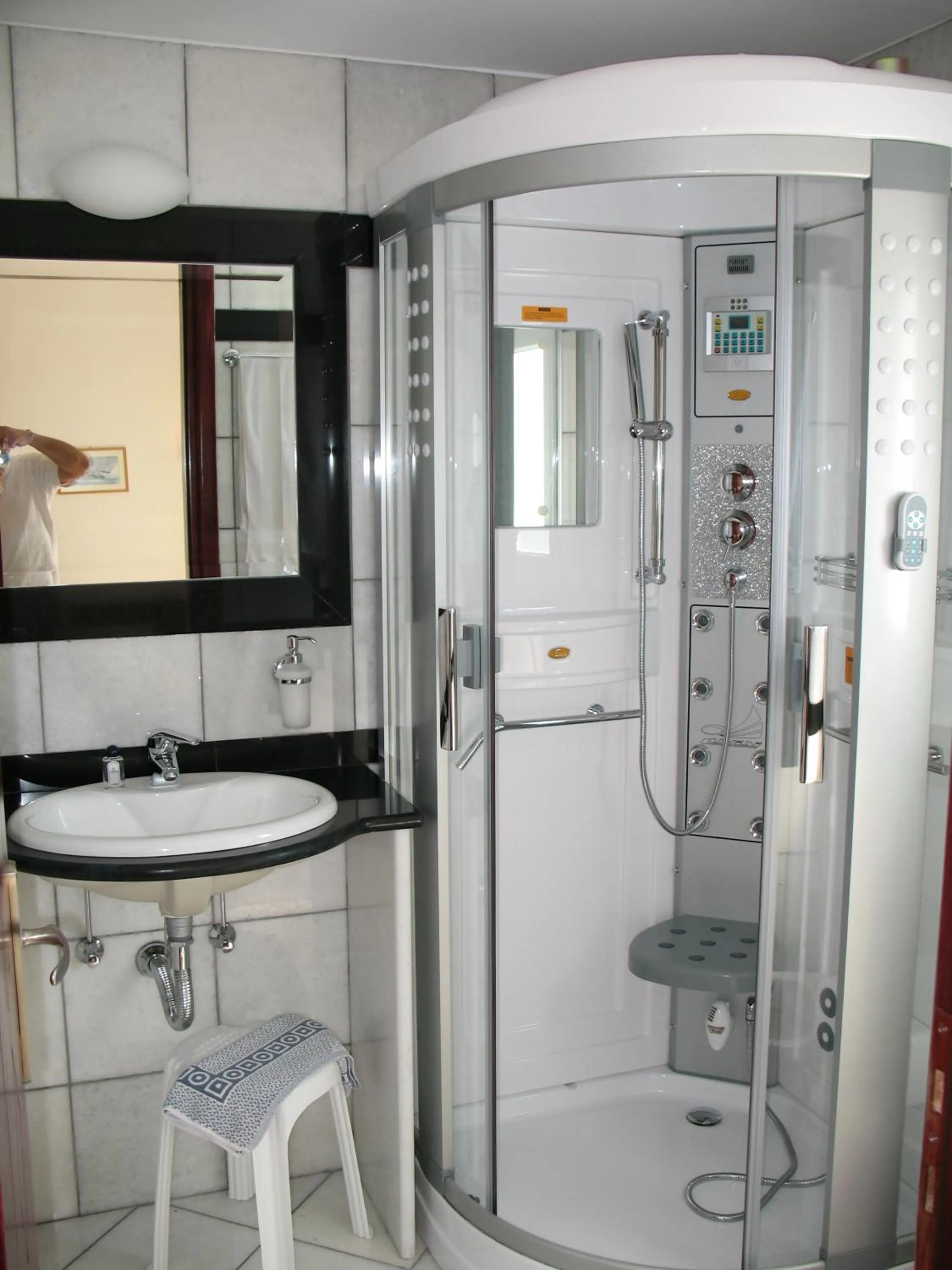 Bathroom in Iliovasilema