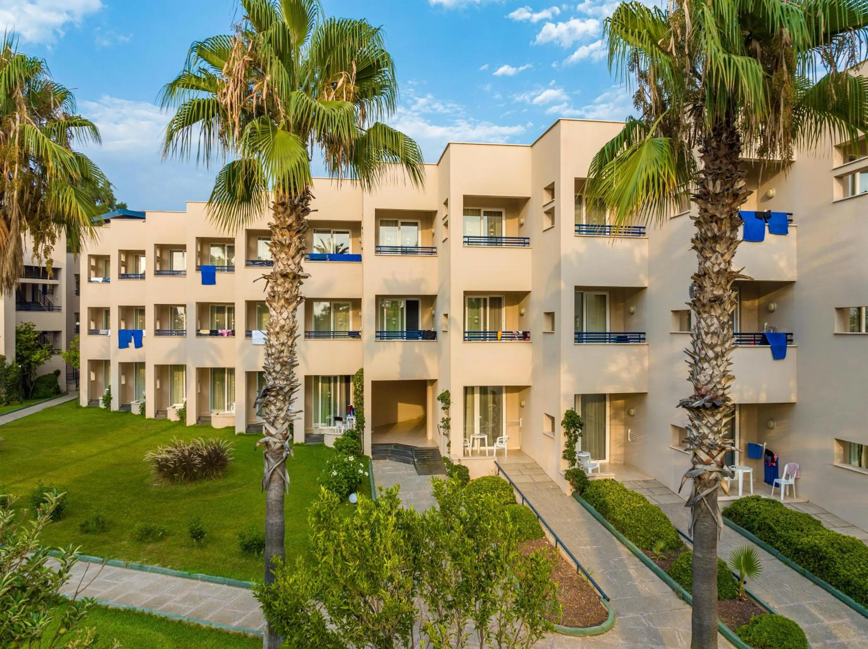 Property building in Labranda Alantur