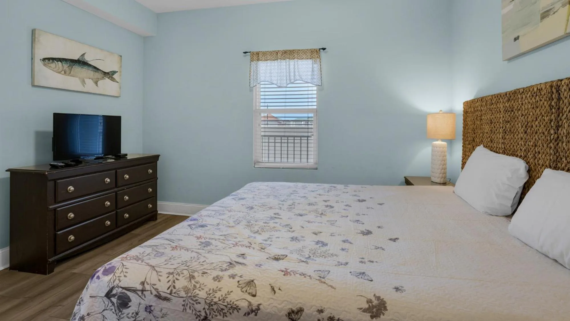 Bed in Laketown Wharf 1037