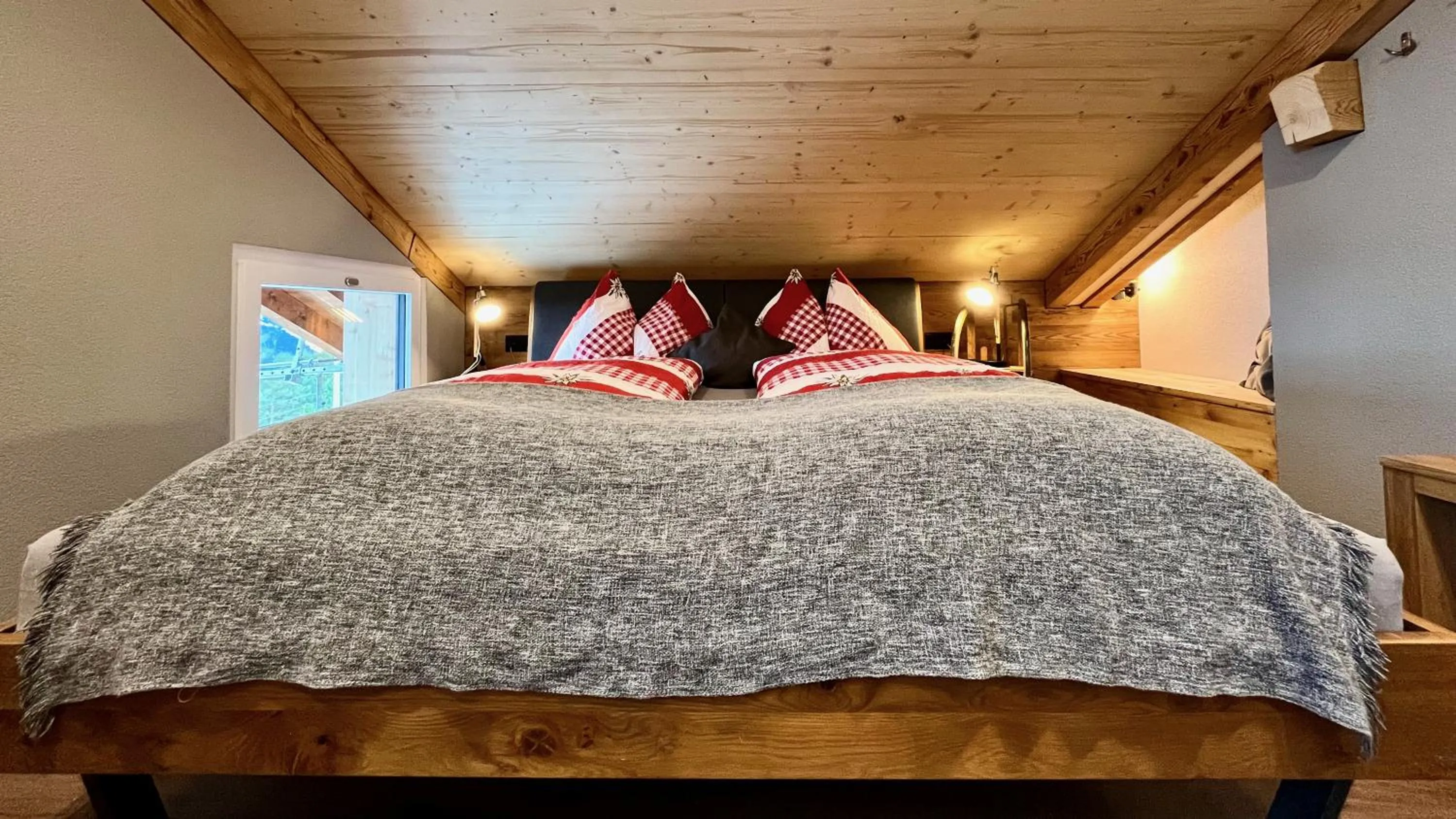 Bed in Berggasthaus Eggberge - Boutique Mountain Hotel - Access via Cablecar