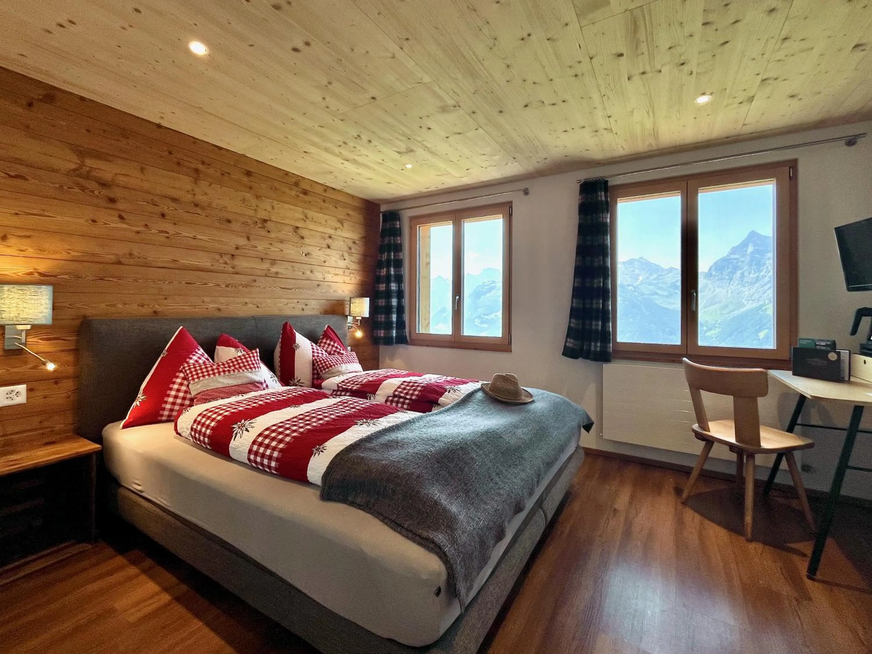 Bed in Berggasthaus Eggberge - Boutique Mountain Hotel - Access via Cablecar
