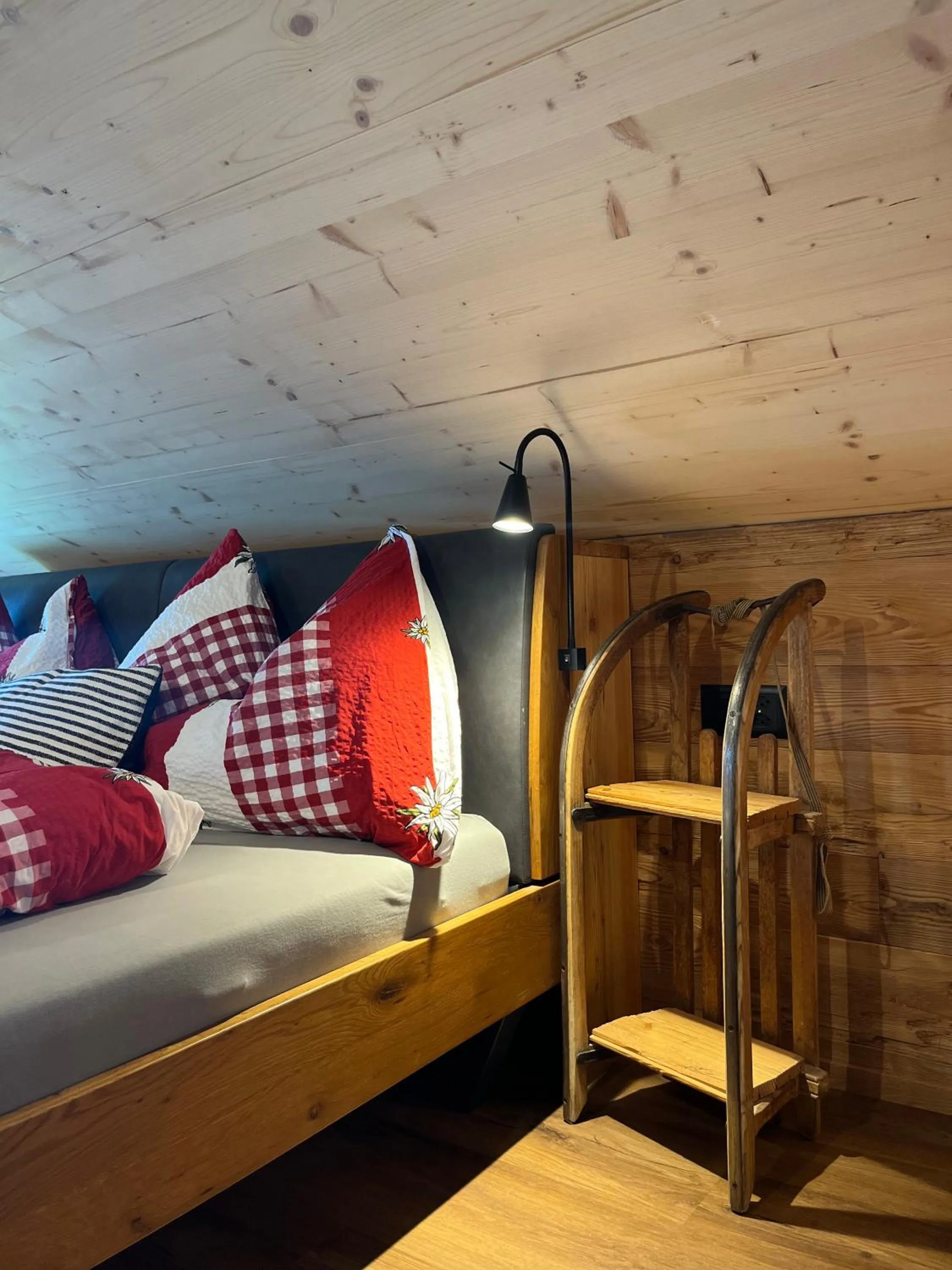 Decorative detail, Bed in Berggasthaus Eggberge - Boutique Mountain Hotel - Access via Cablecar