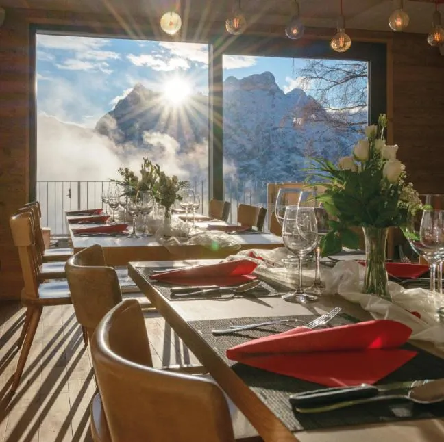 Berggasthaus Eggberge - Boutique Mountain Hotel - Access via Cablecar