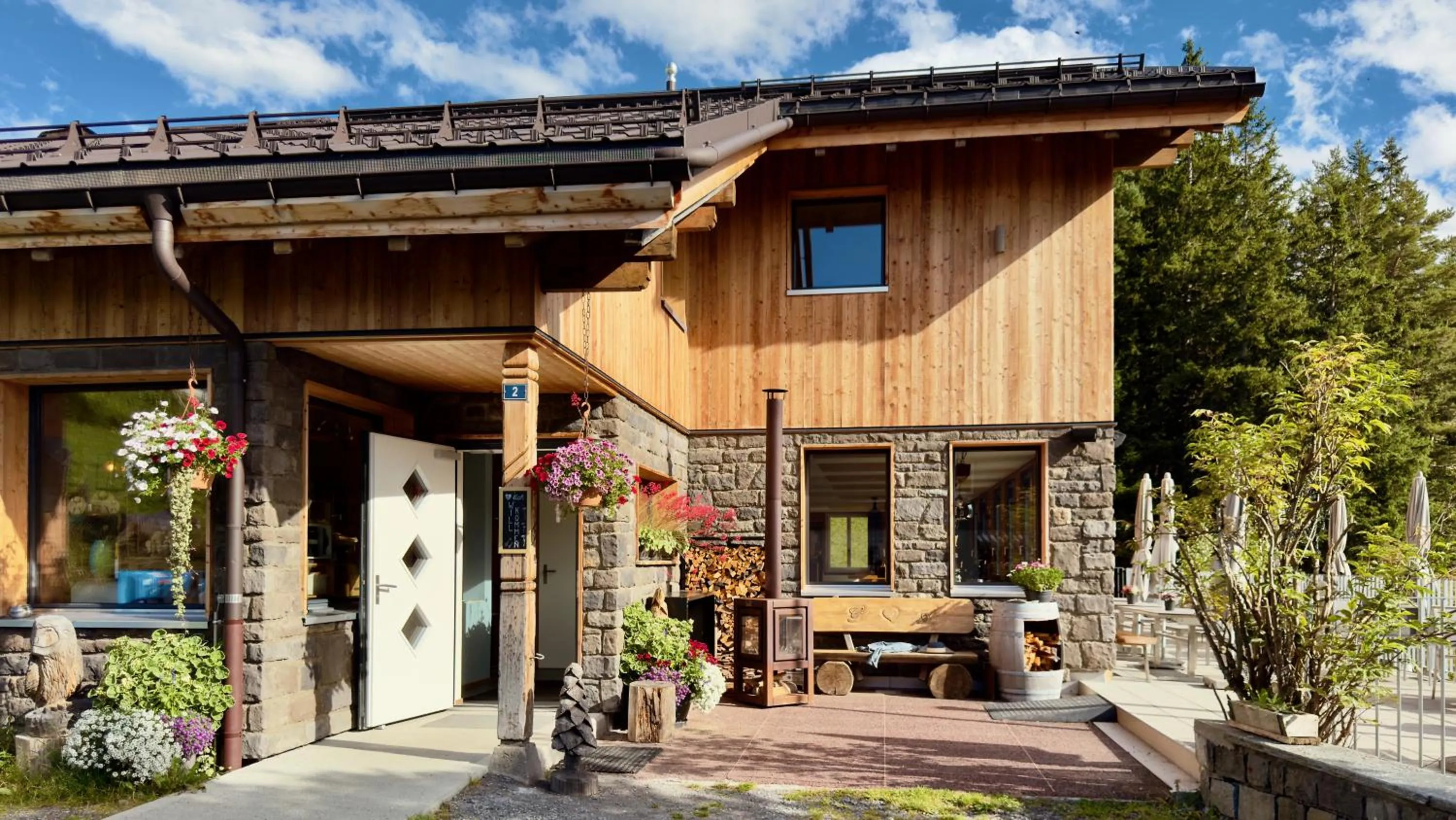 Berggasthaus Eggberge - Boutique Mountain Hotel - Access via Cablecar