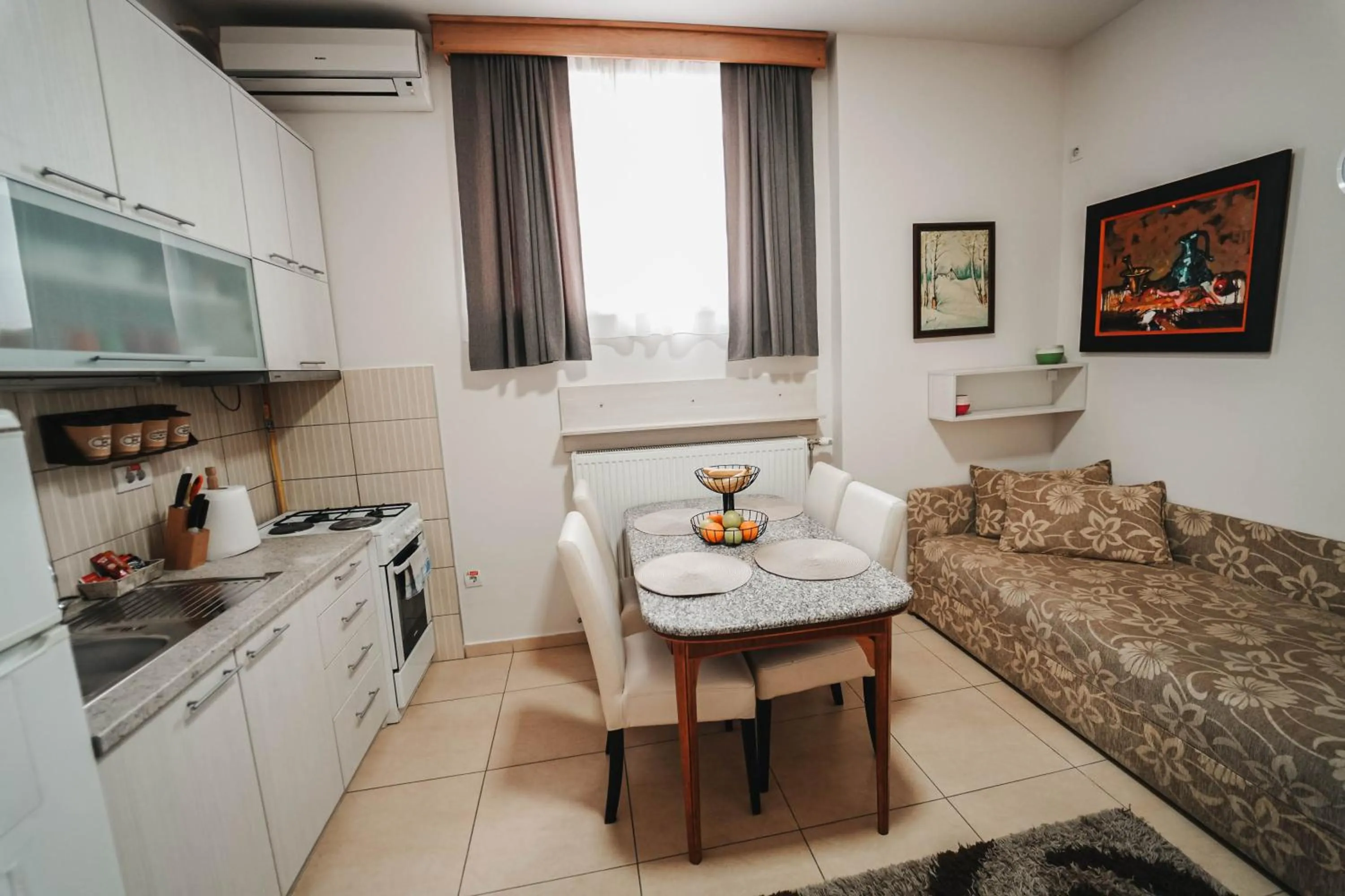 Kitchen or kitchenette in Passage