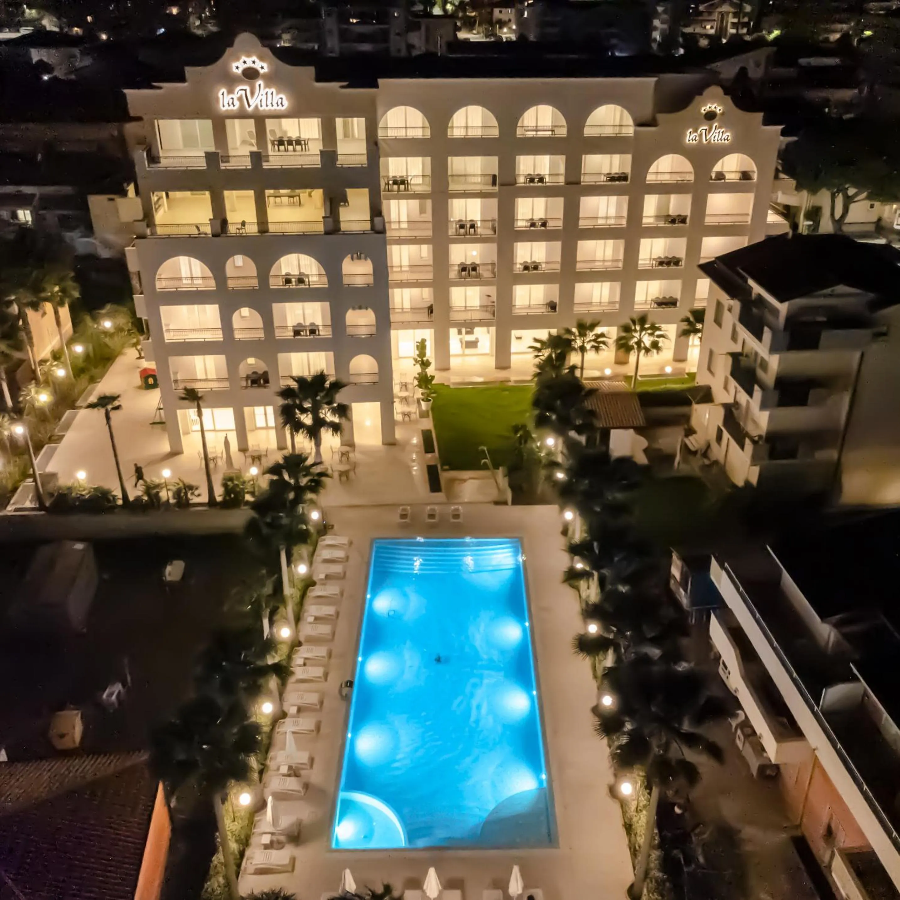 Night in Residence La Villa