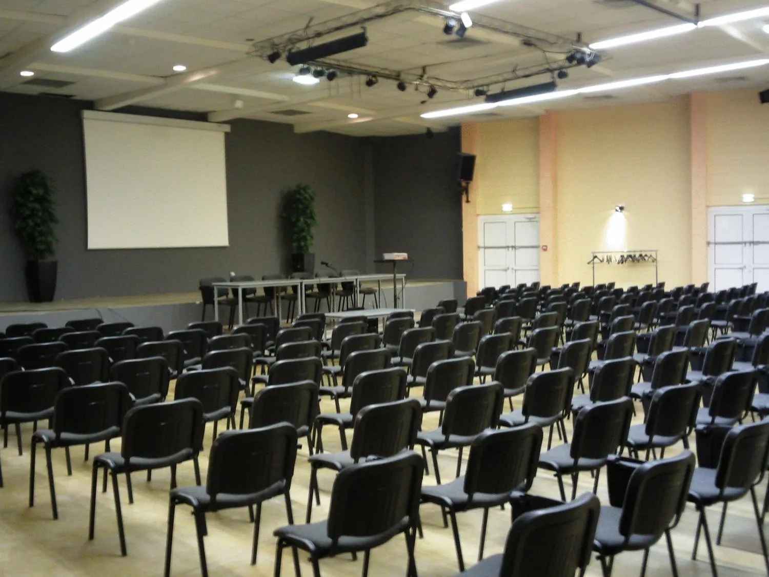 Business facilities in Hôtel Residence Les Aiguades