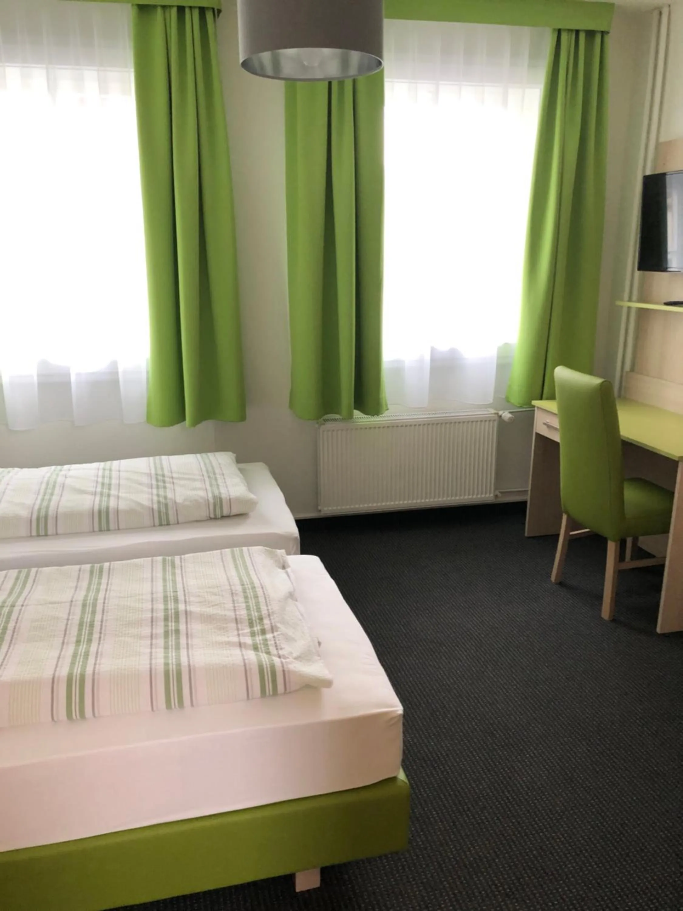 Photo of the whole room, Bed in Burghotel Homberg