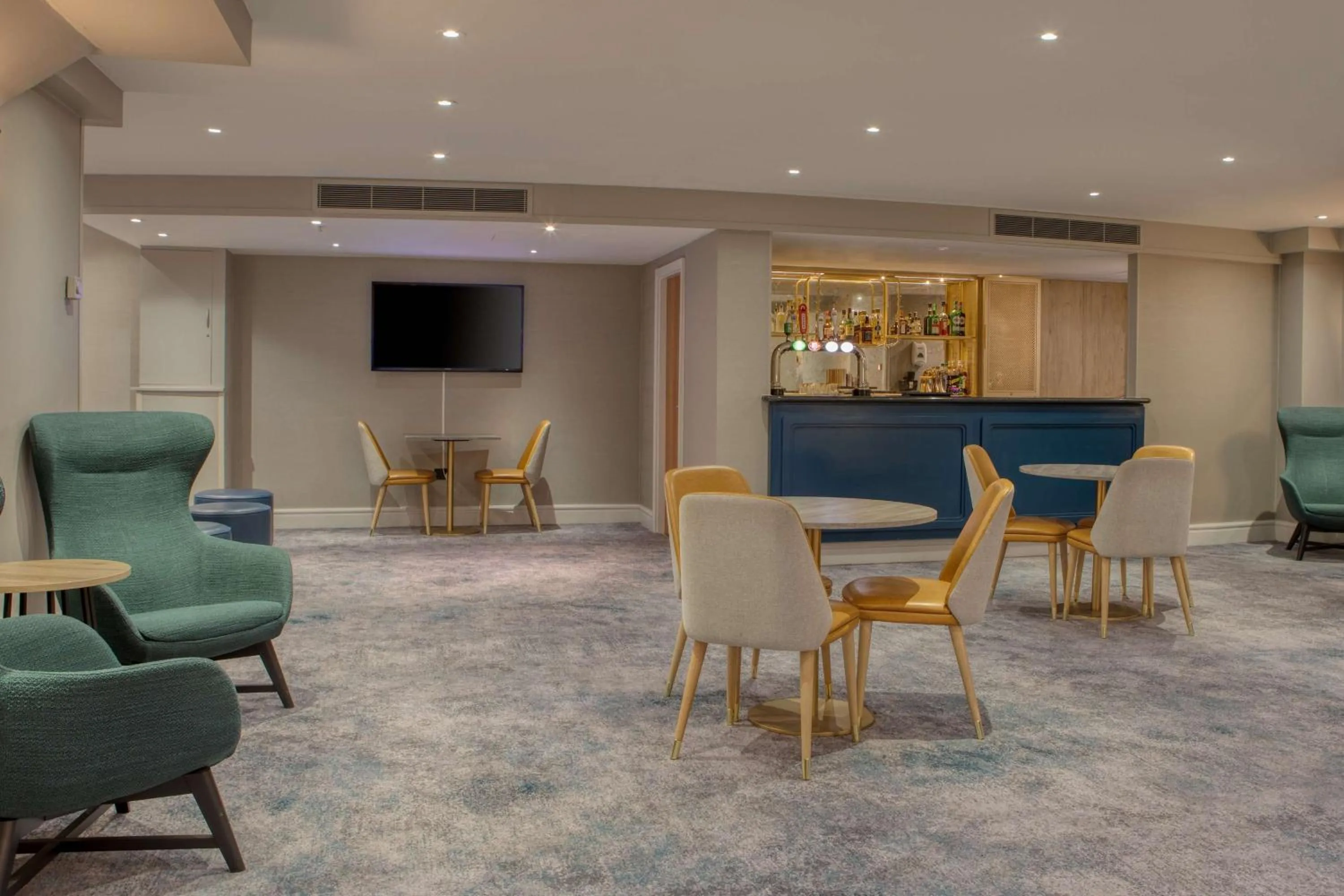 Lobby or reception in Hilton Nottingham Hotel