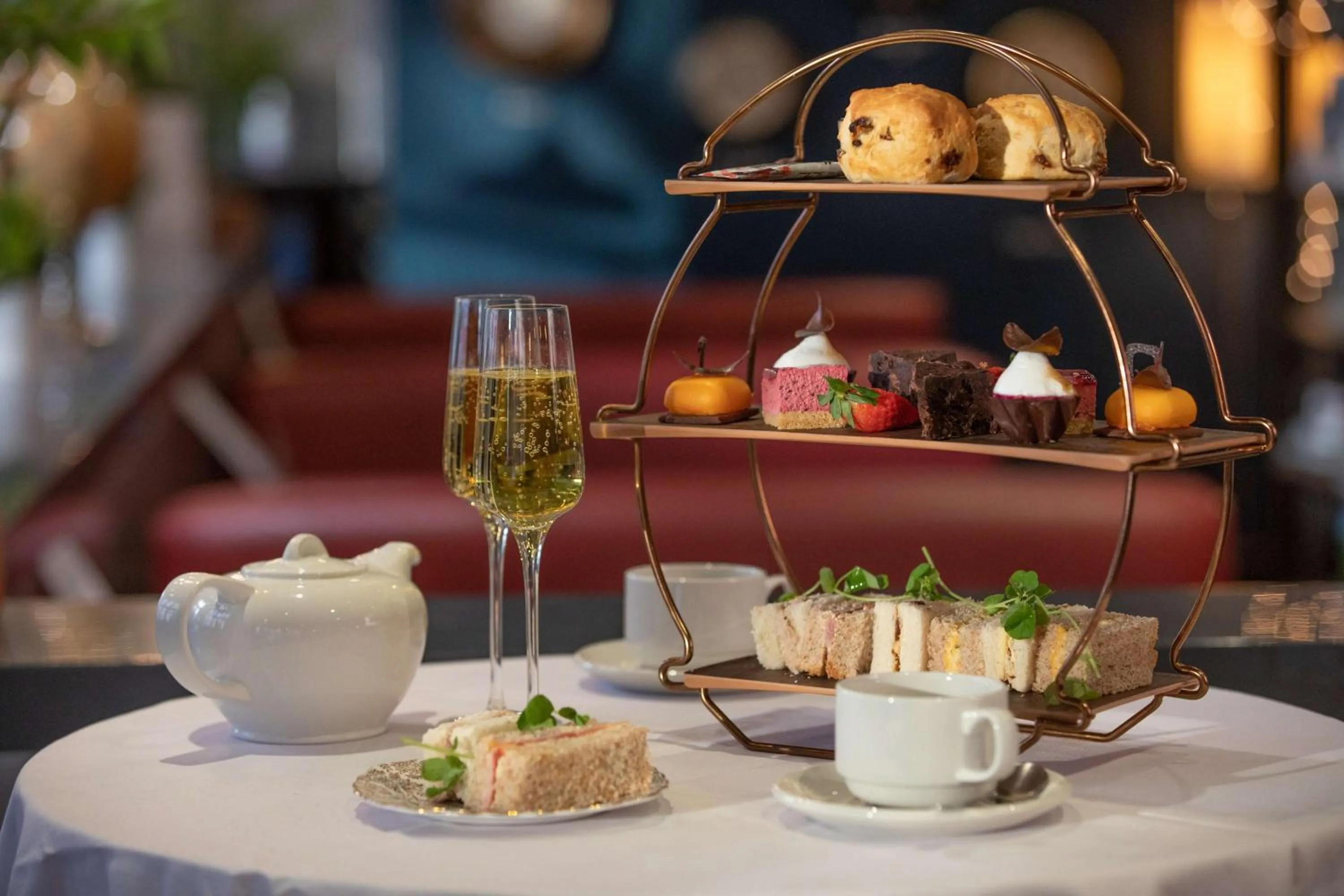 Dining area in Hilton Nottingham Hotel