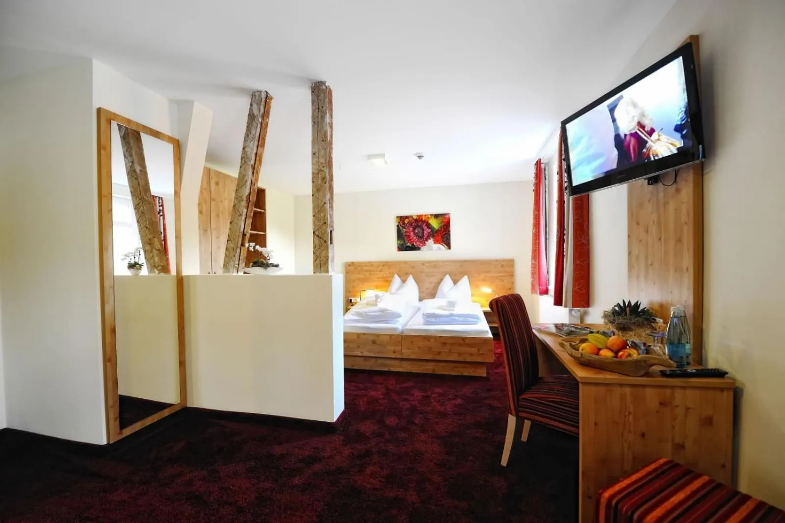 TV and multimedia, Bed in Natur- und Sporthotel Zuflucht
