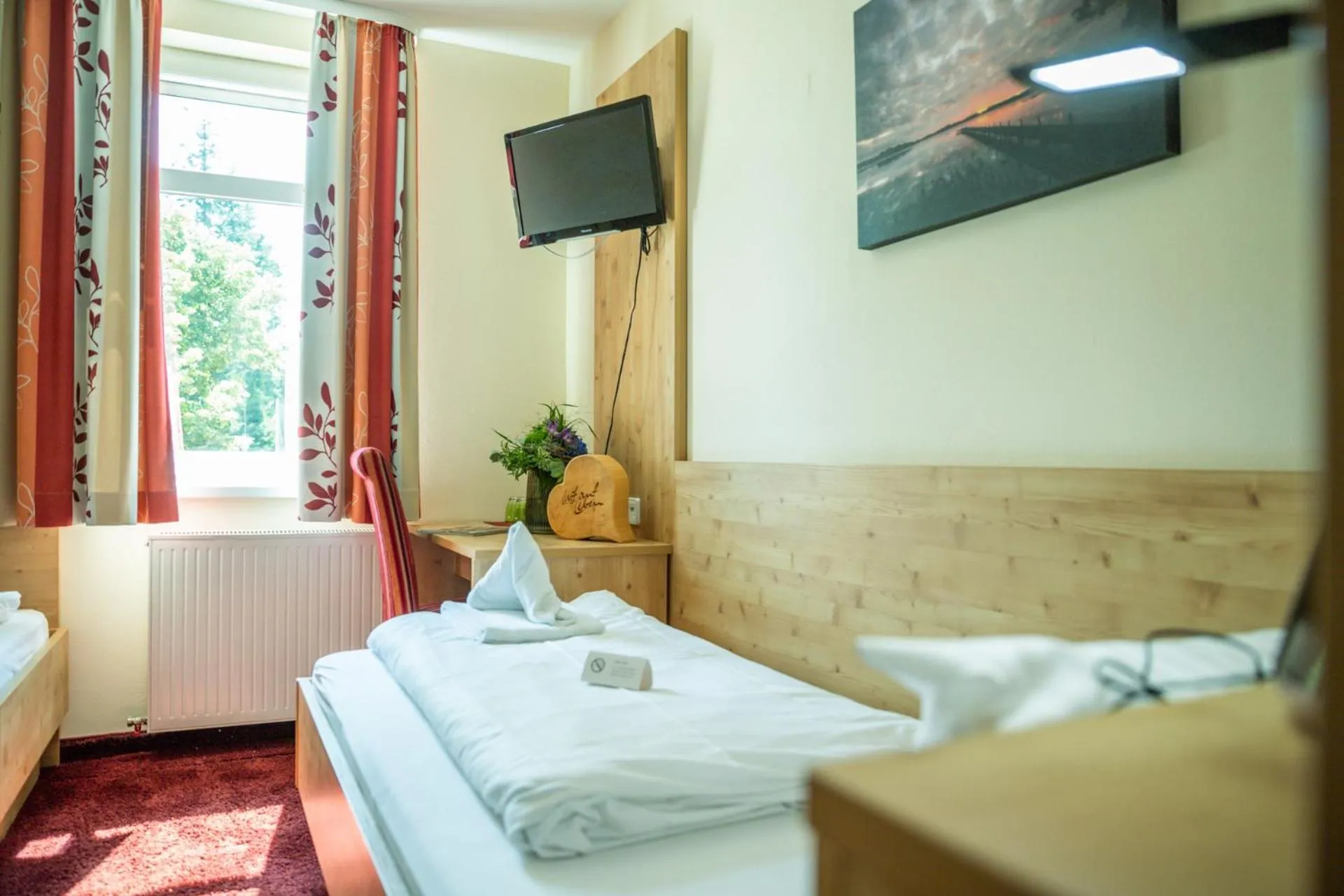 Photo of the whole room, Bed in Natur- und Sporthotel Zuflucht
