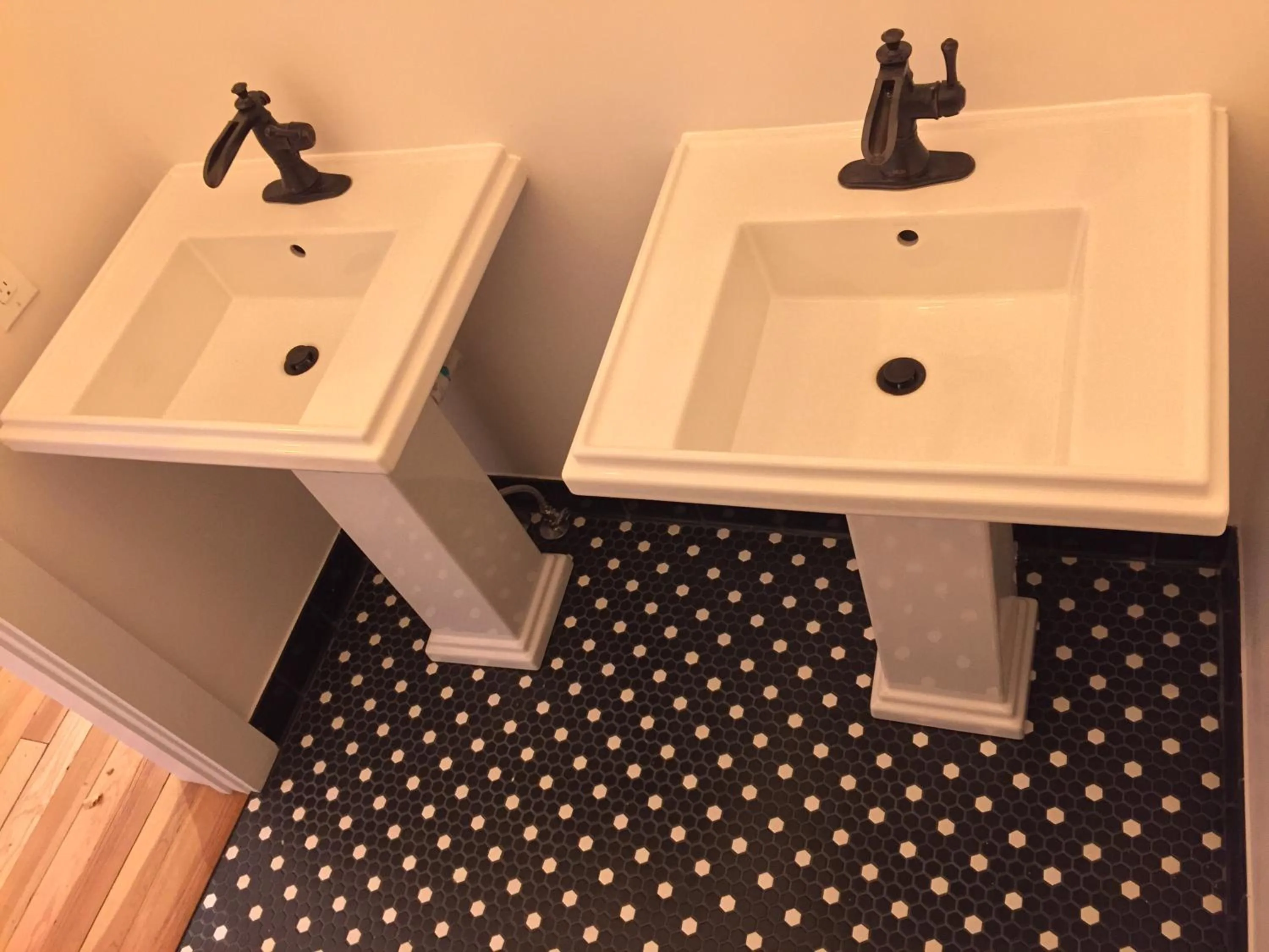 Bathroom in Painted Lady Bed & Brew