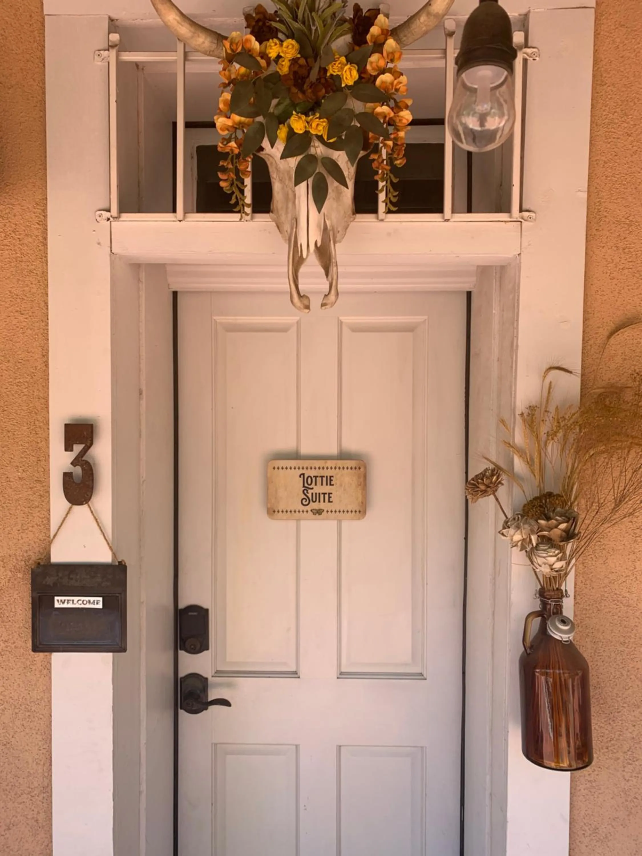 Facade/entrance in Painted Lady Bed & Brew