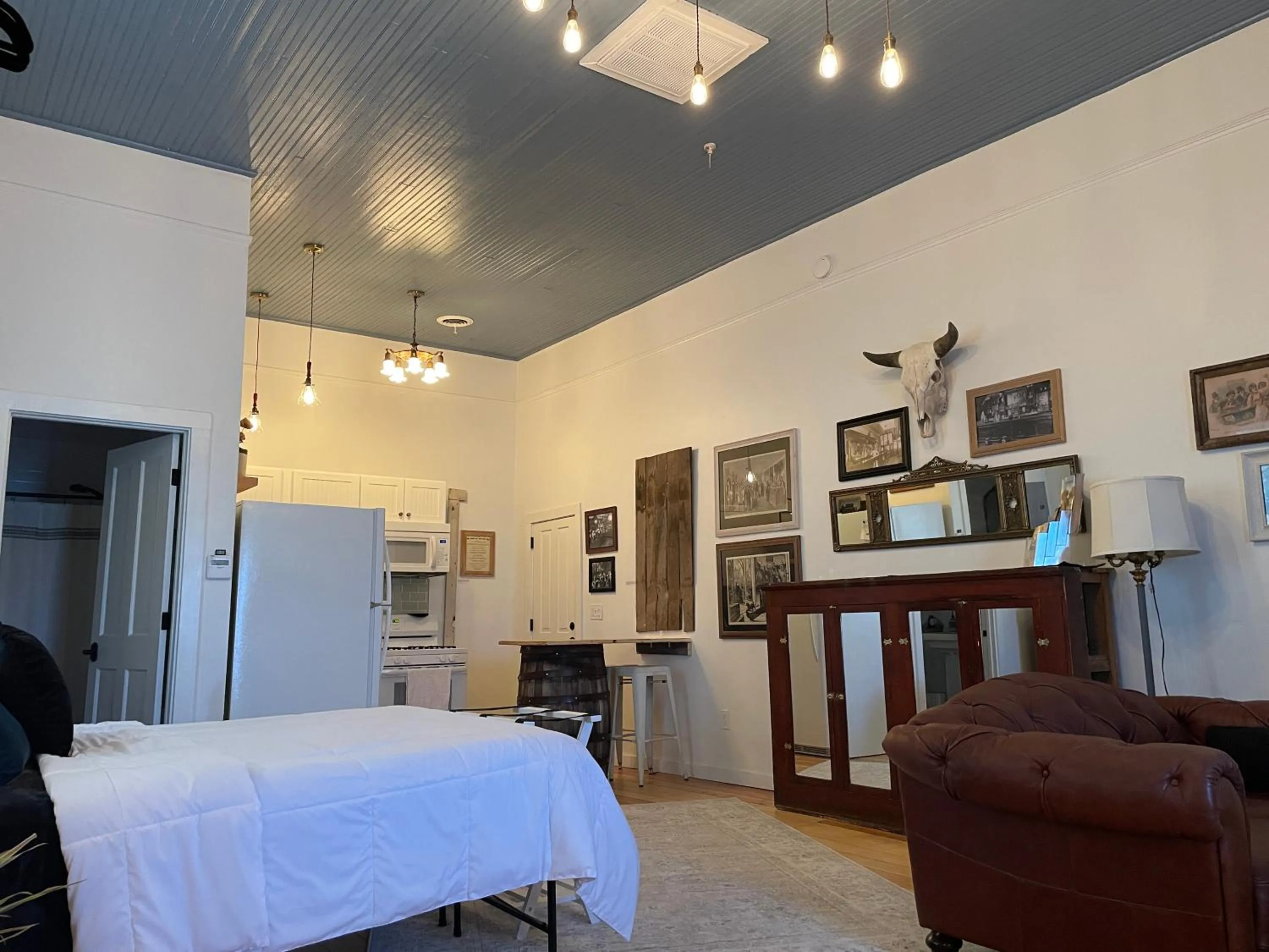 Bed in Painted Lady Bed & Brew